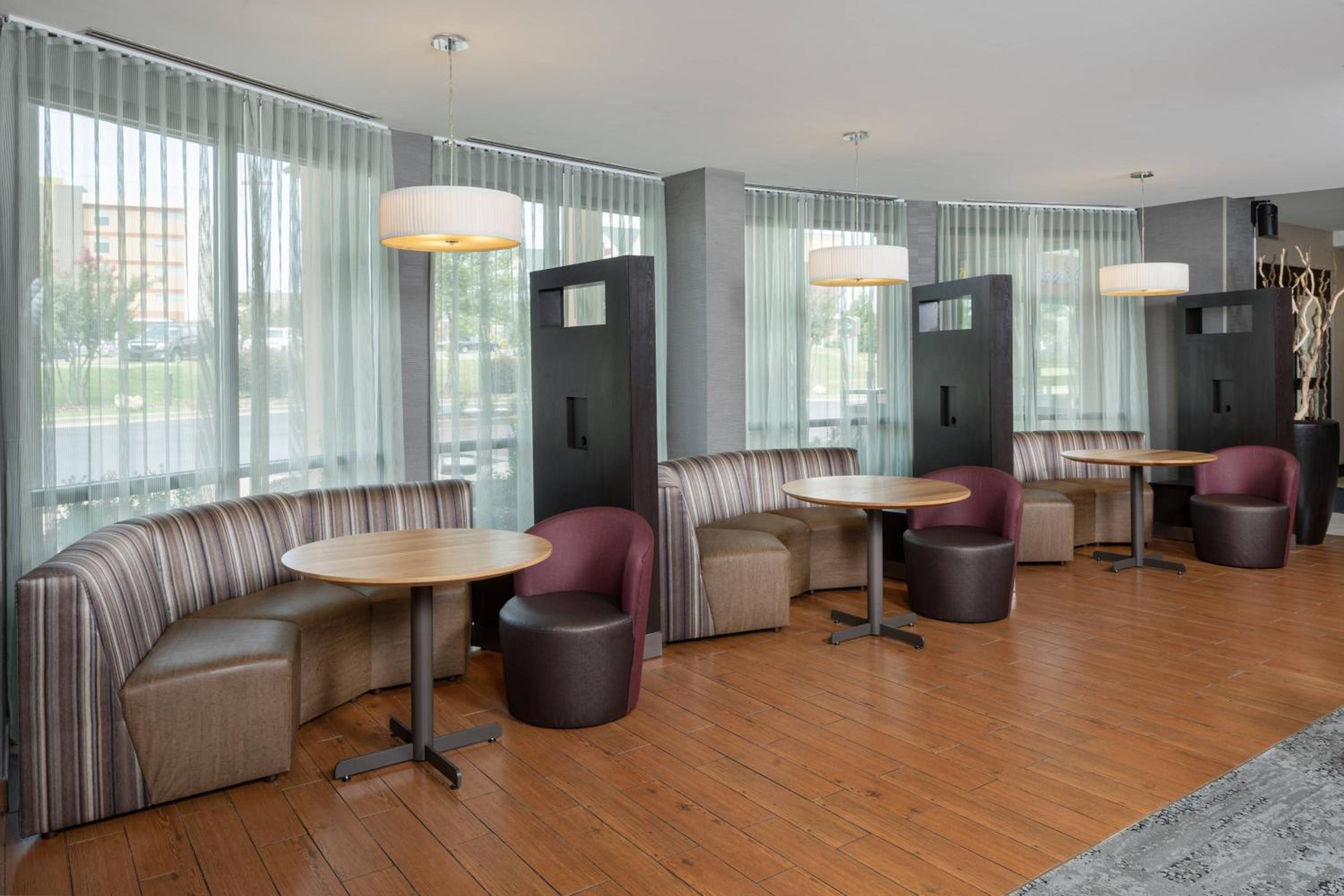 Oxford Vacations - Courtyard by Marriott Anniston Oxford - Property Image 12