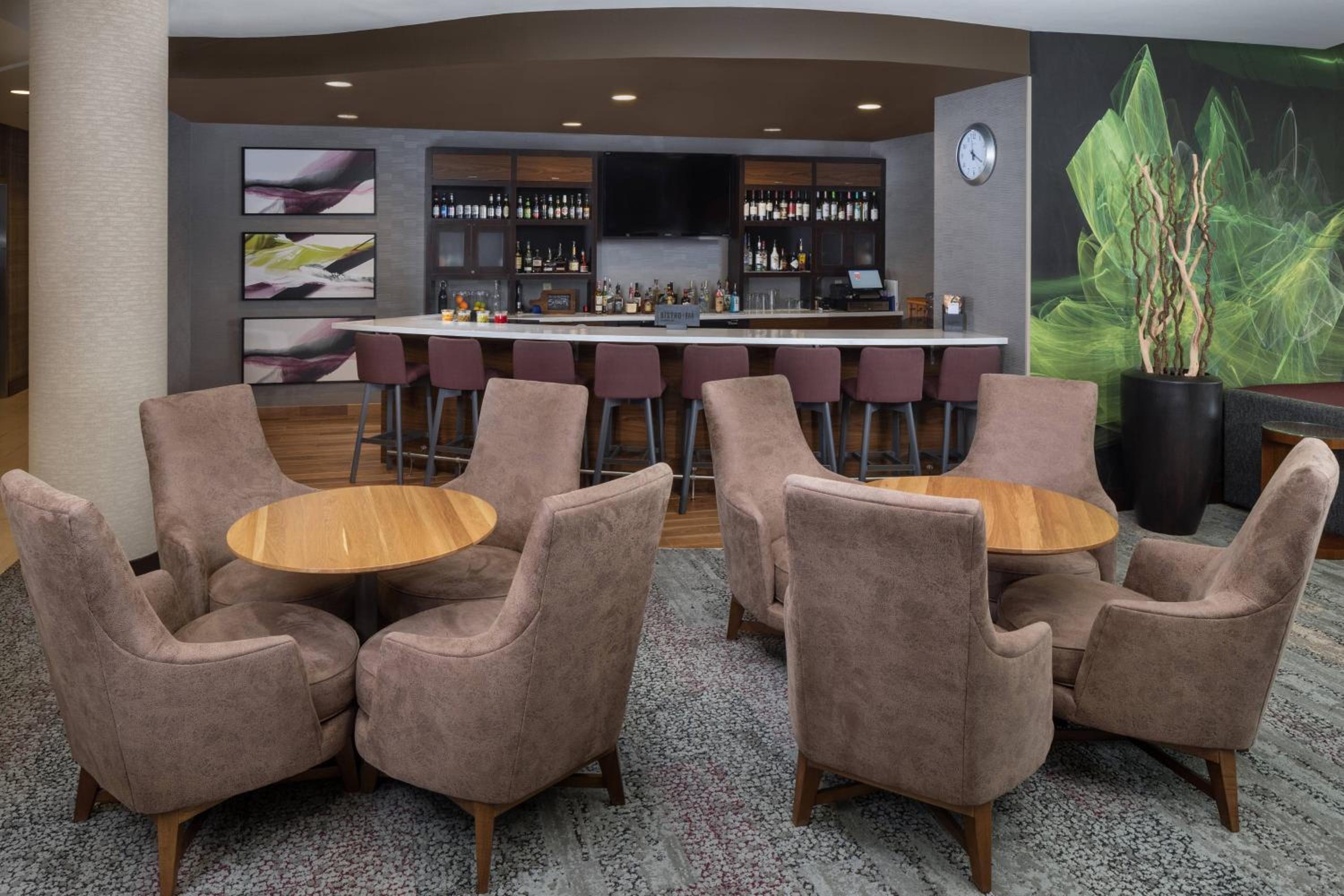 Oxford Vacations - Courtyard by Marriott Anniston Oxford - Property Image 2