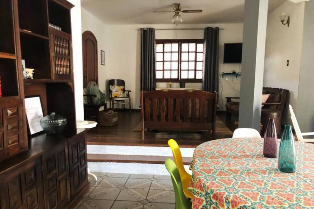 Casa de campo com piscina, mesa de bilhar e 3 quartos