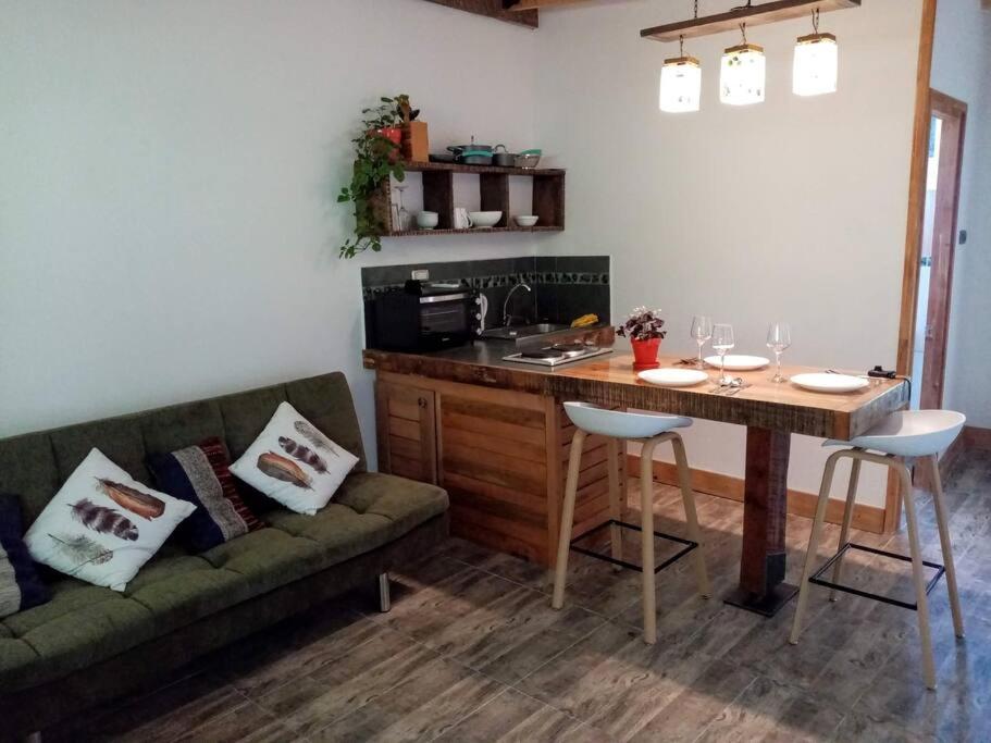 Apartamento independiente para dos personas en Pucon, CasaNikiara
