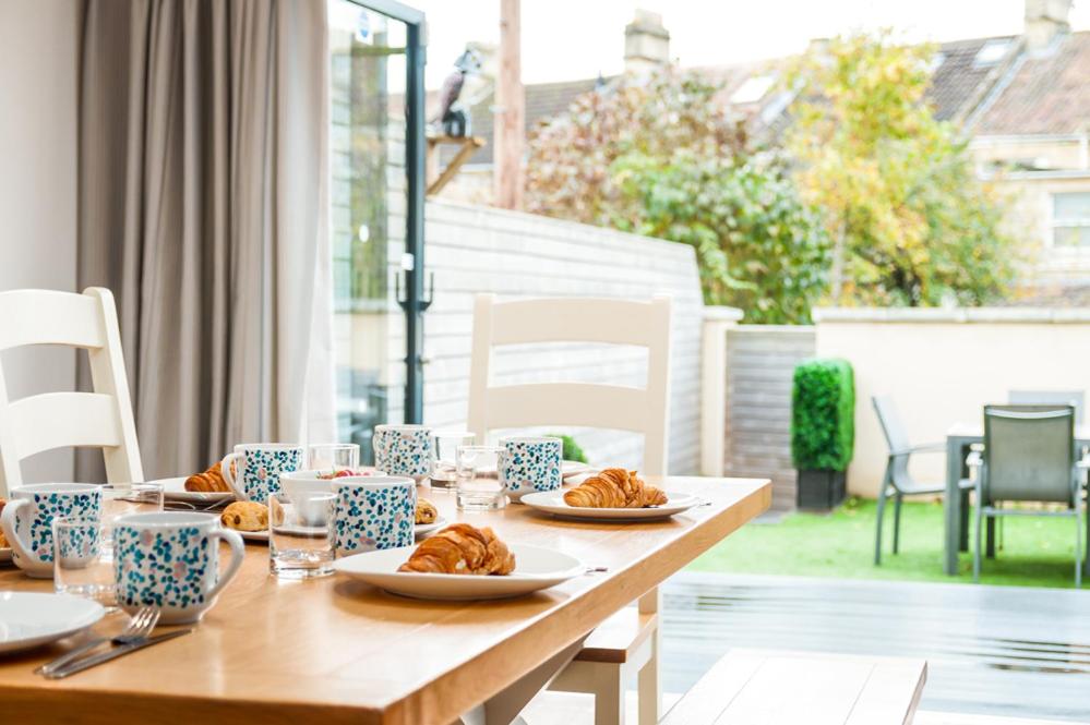 Solar Sanctuary- Skyline Balcony, City Centre, Three Floors, King Beds, Netflix and more! view 4