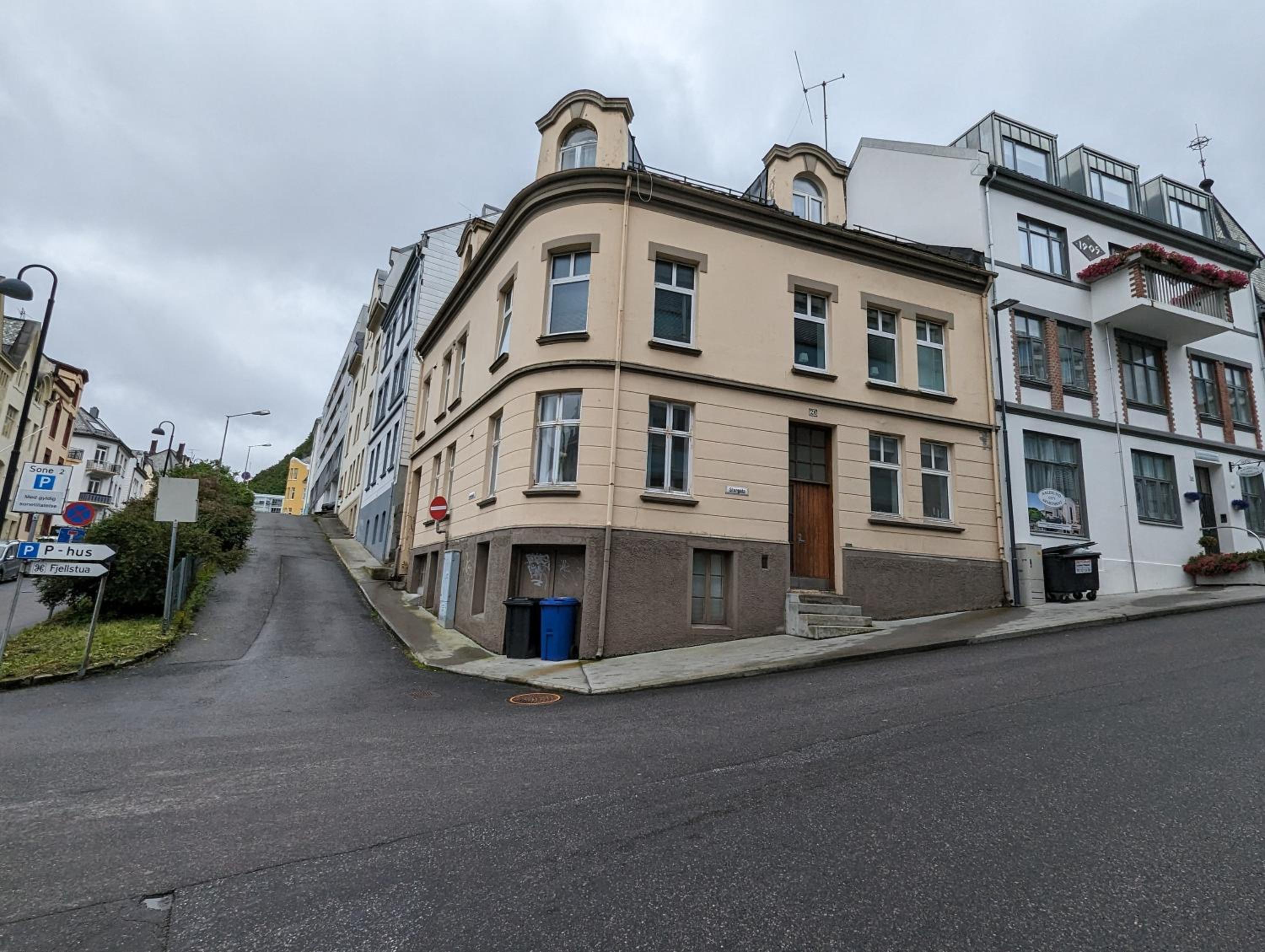 Apartment in Ålesund city center (Storgata) view 2