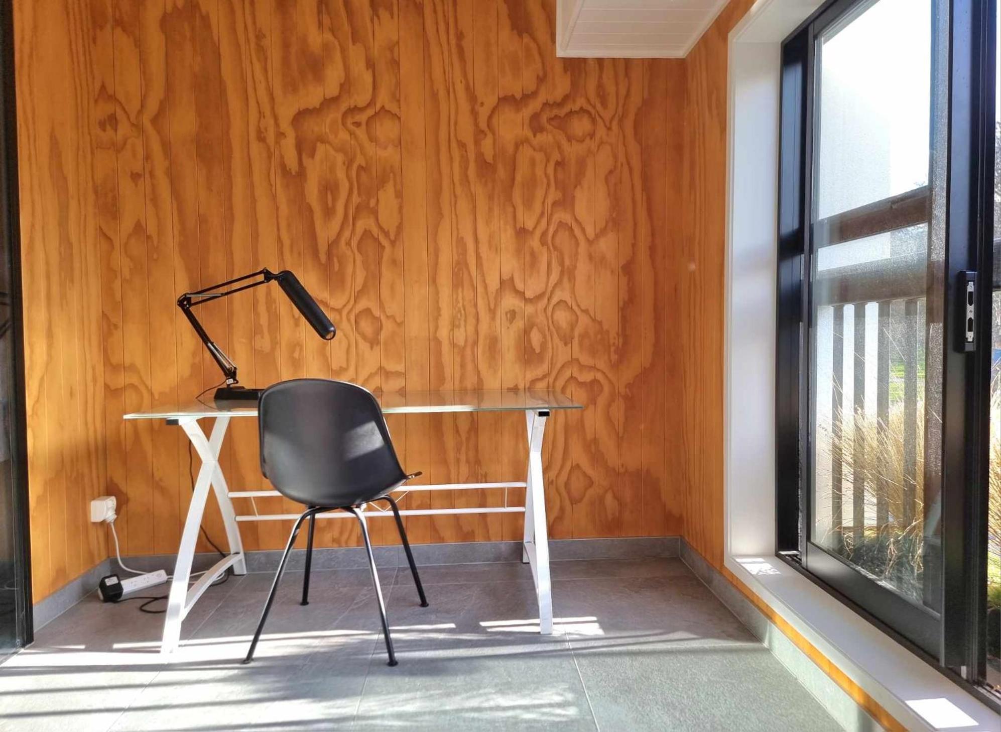 Modern 1 Bedroom Apartment across from Hagley Park view 5