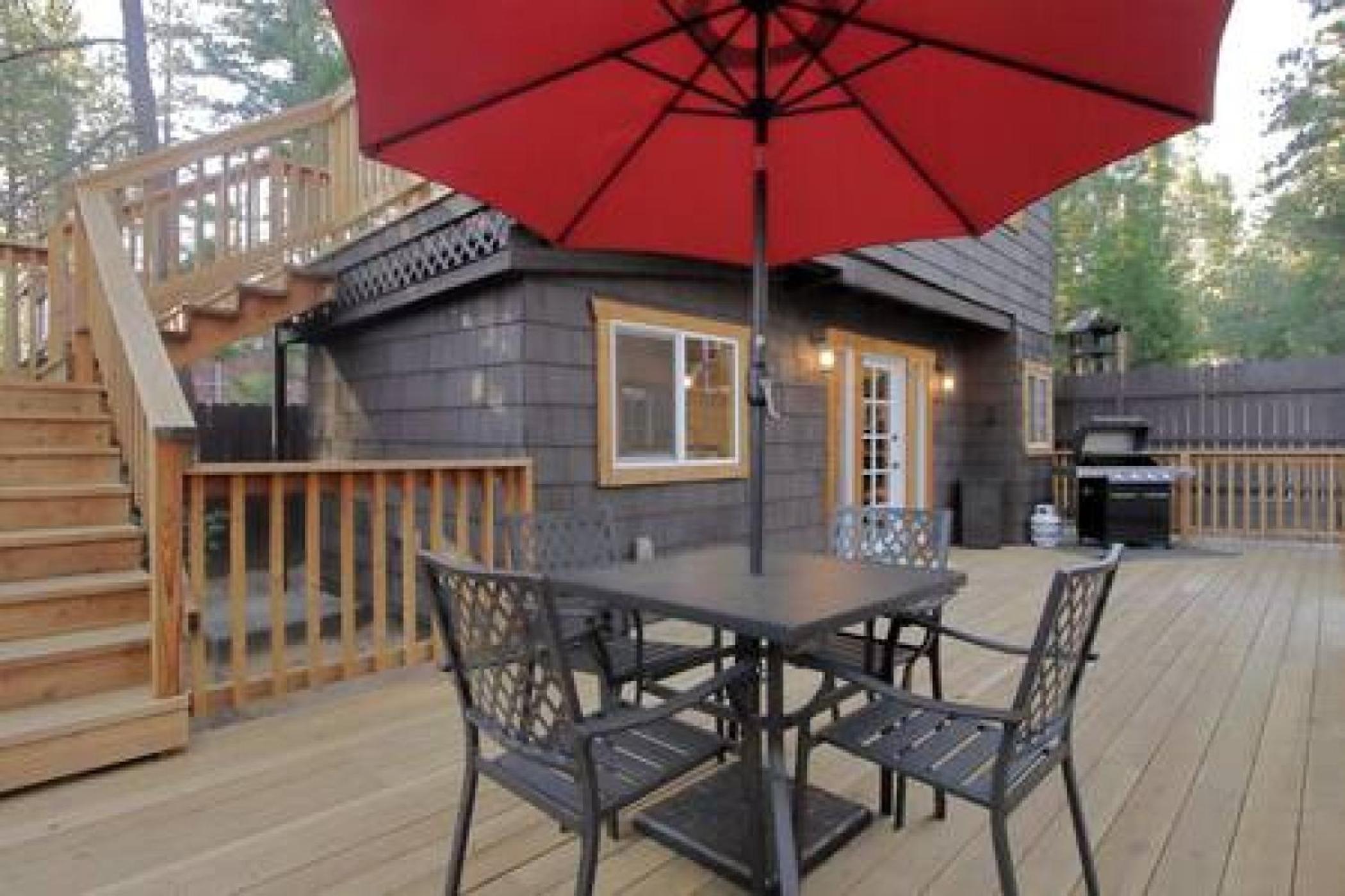 La Petite - Heart of Town - Stunning Remodel view 2