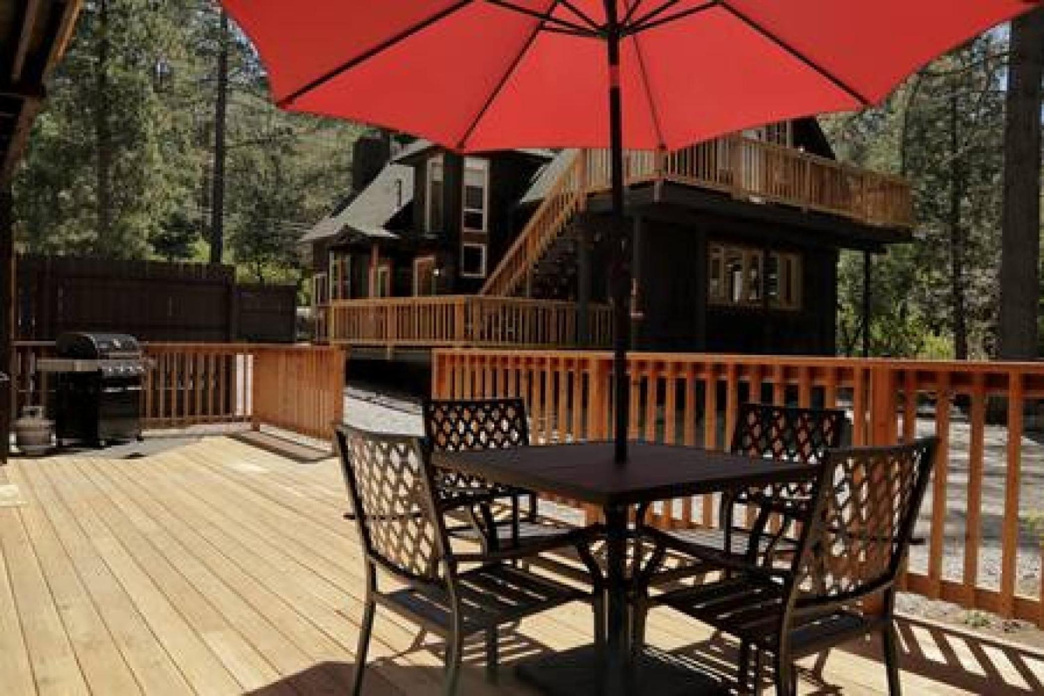 La Petite - Heart of Town - Stunning Remodel view 3
