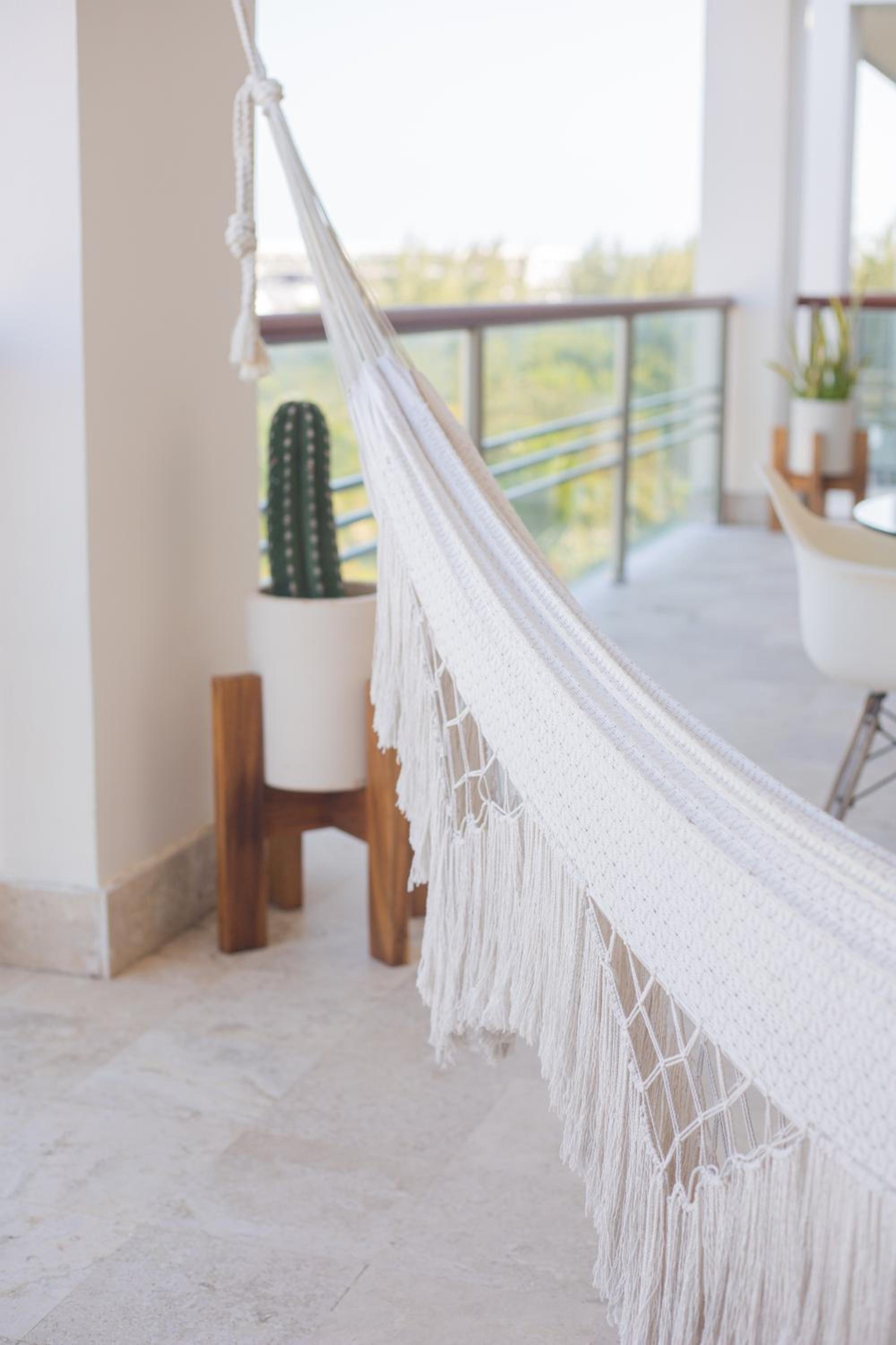 Beautiful apartment by the beach!