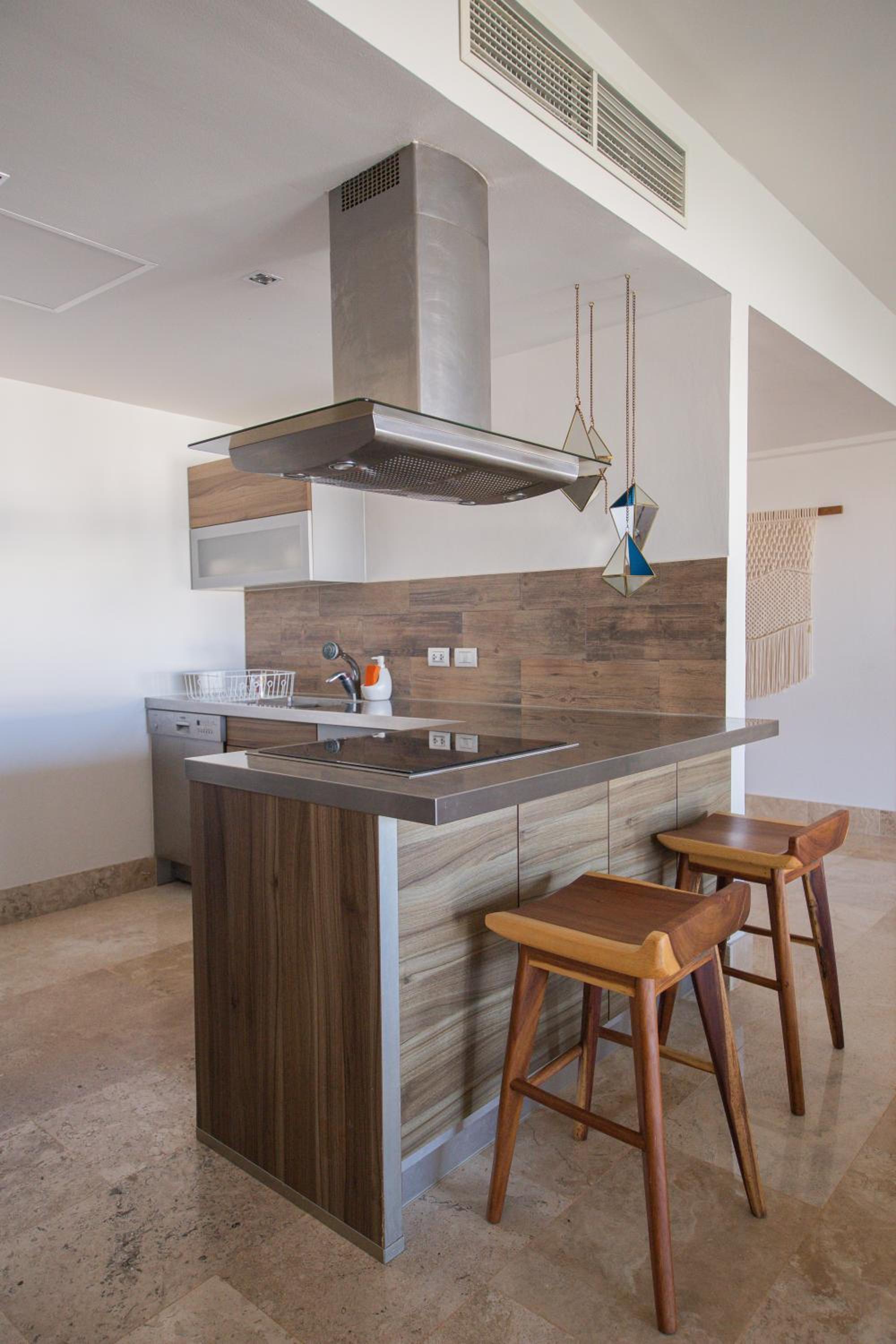 Beautiful apartment by the beach!
