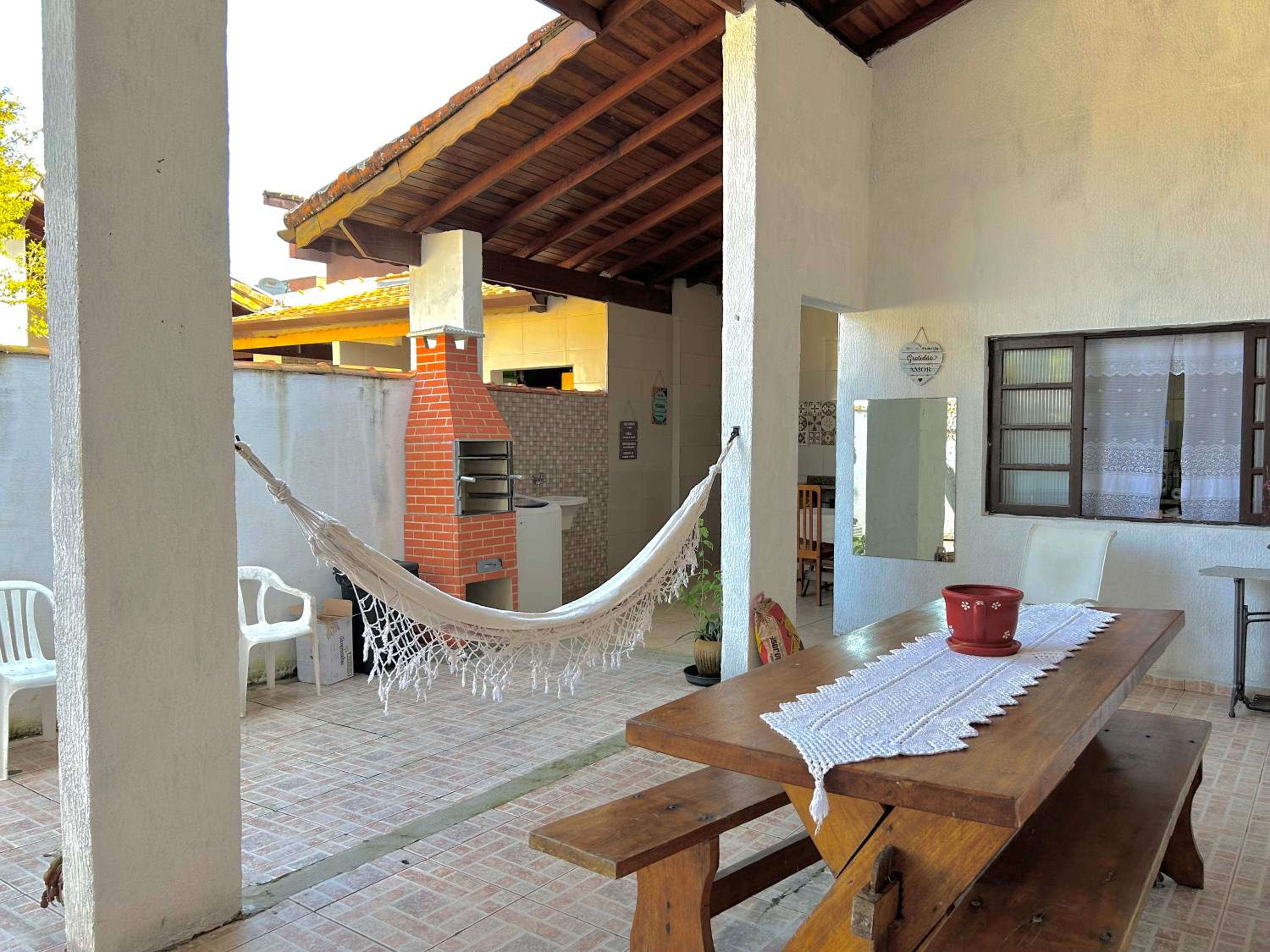 CASA ACONCHEGANTE e PERTINHO DA PRAIA