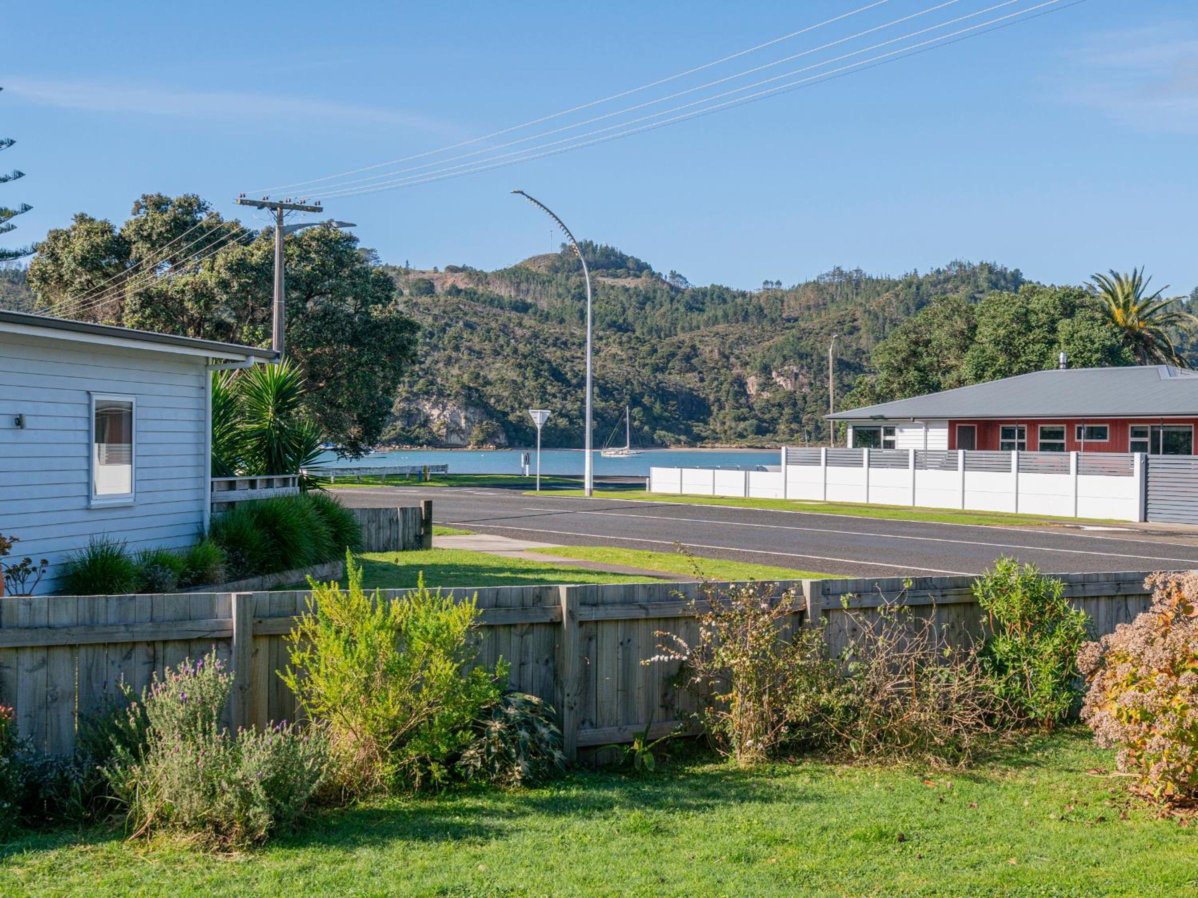 Sunbathe Bach - Whitianga Holiday Home view 3
