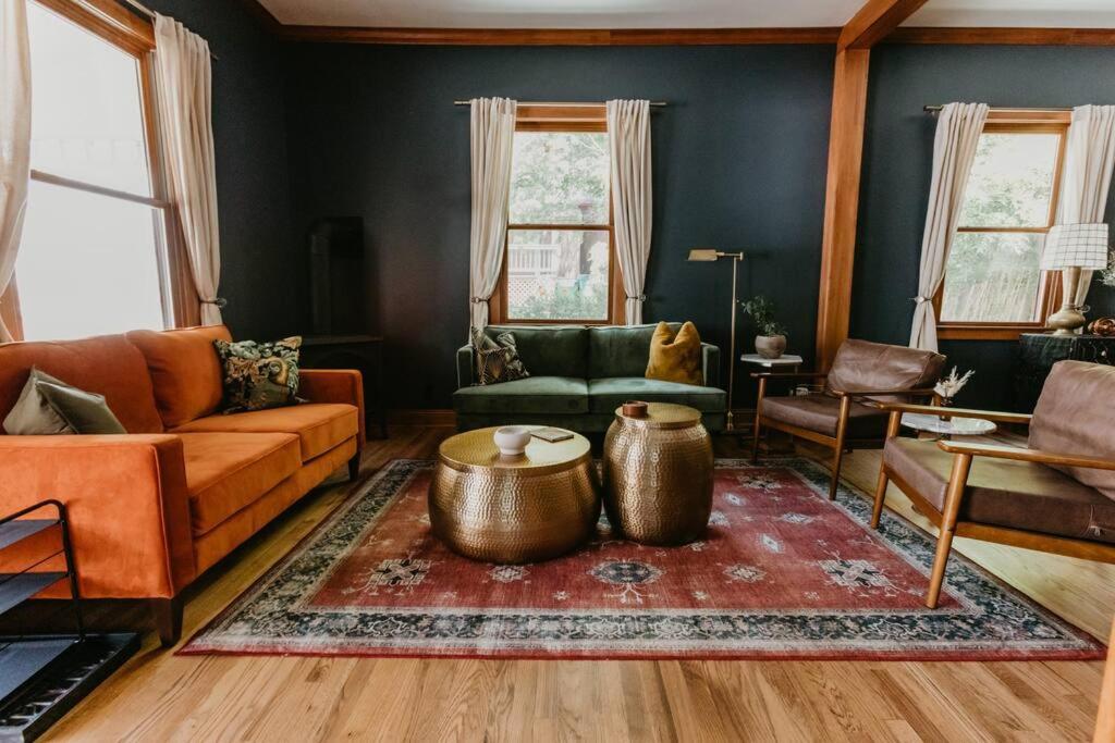 Grass Valley Vacations - The Residence-beautiful home in the heart of downtown - Property Image 1