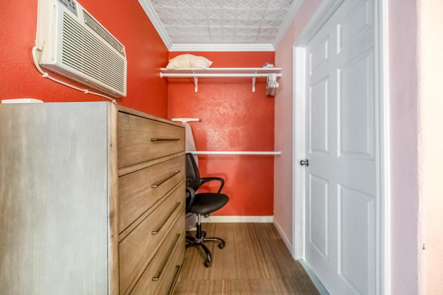 Sequoia Studio with Private Patio
