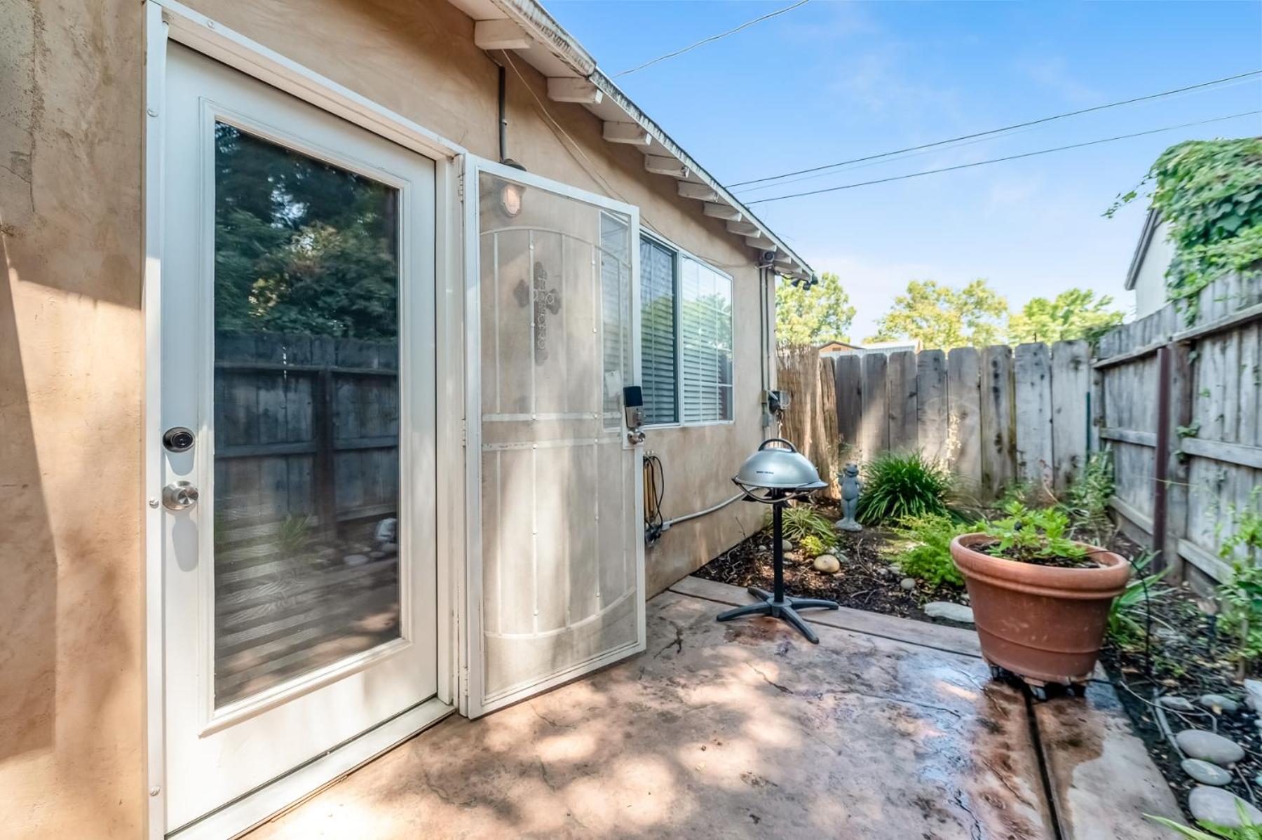 Sequoia Studio with Private Patio