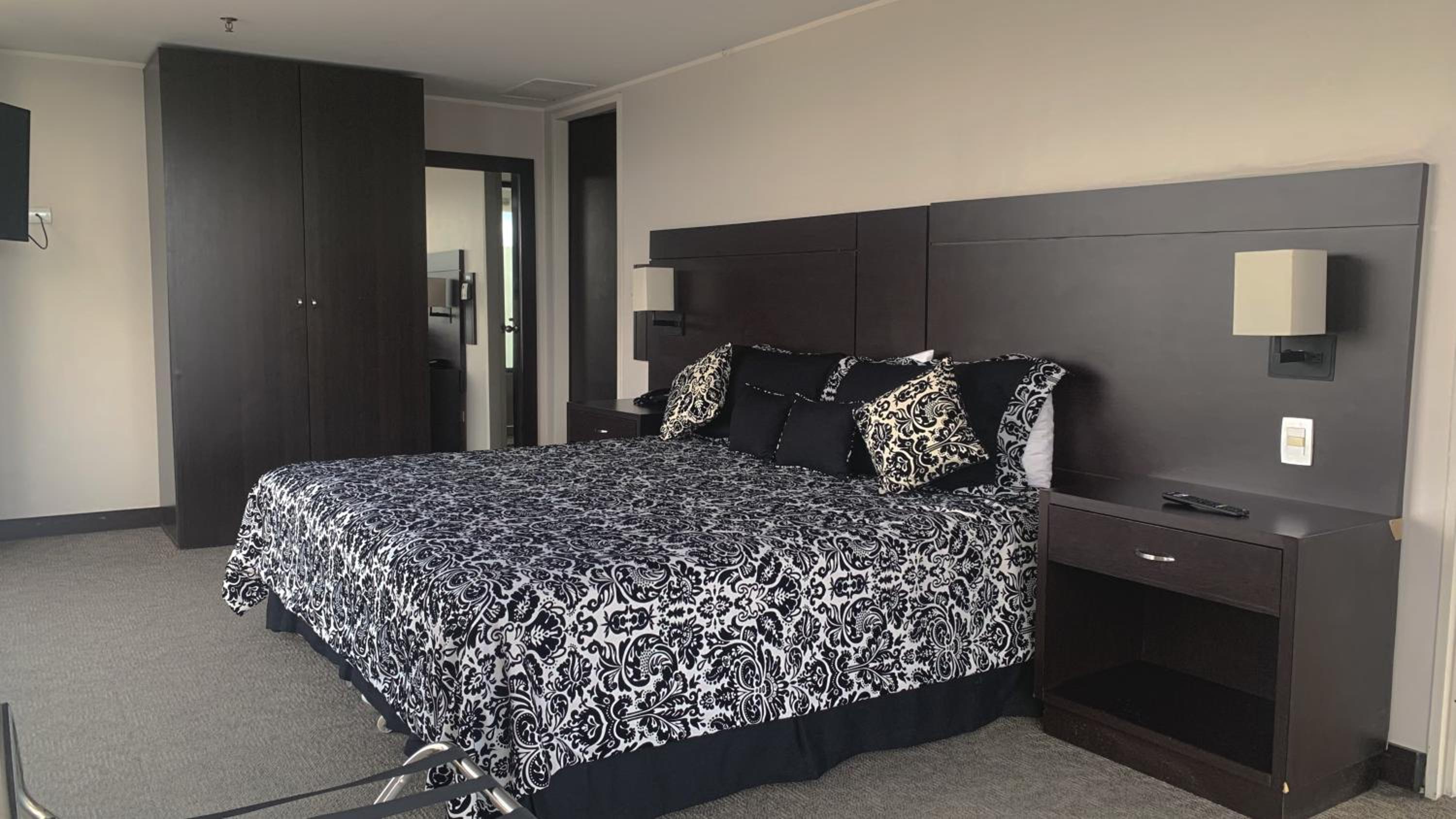 Caracas Vacations - HOTEL CHACAO SUITES - Property Image 1