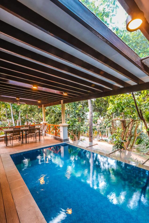 Noni's Resort