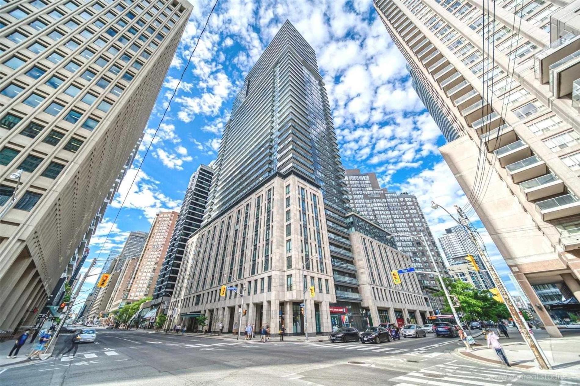 Luxury view in Toronto Downtown 3 Bedroom 2.5 Bathroom 1 Parking
