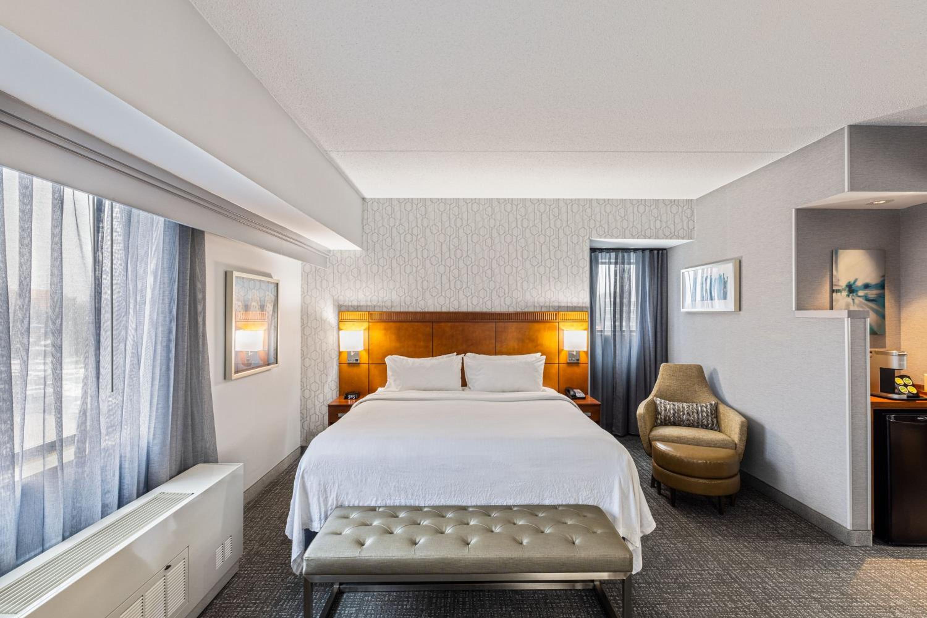 Courtyard by Marriott Boston Waltham - Property Image 11