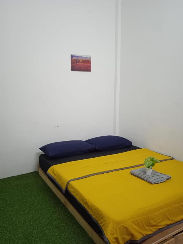Budget Homestay Impiana Adril photo 7
