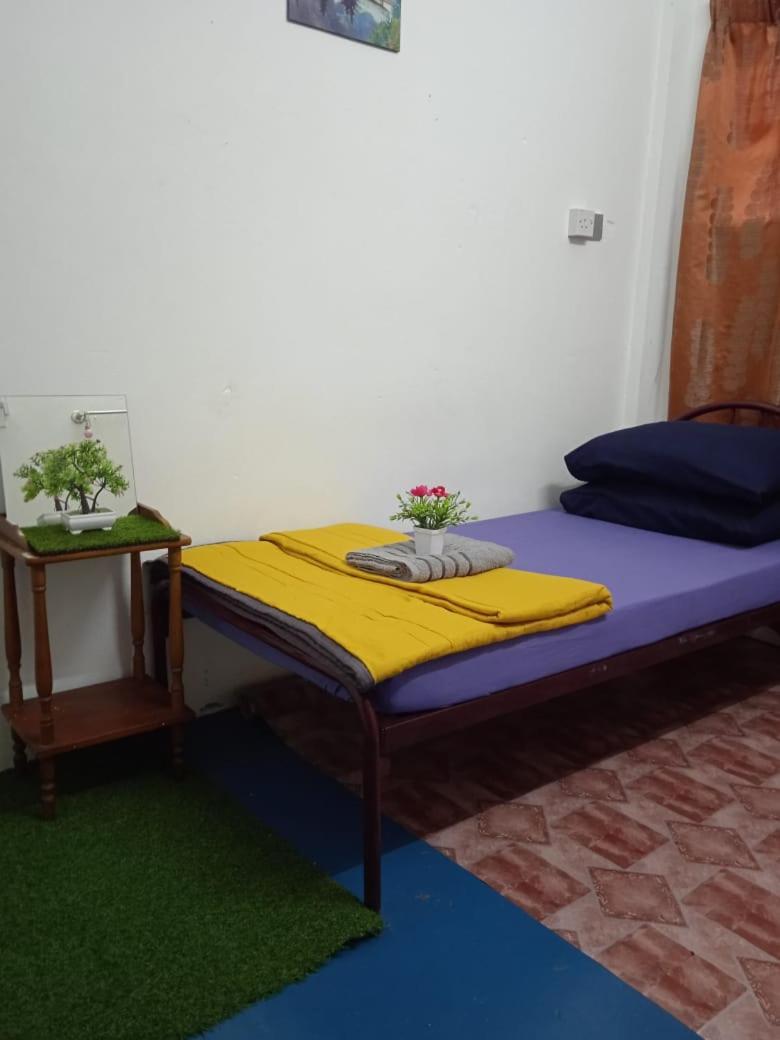 Budget Homestay Impiana Adril photo 6
