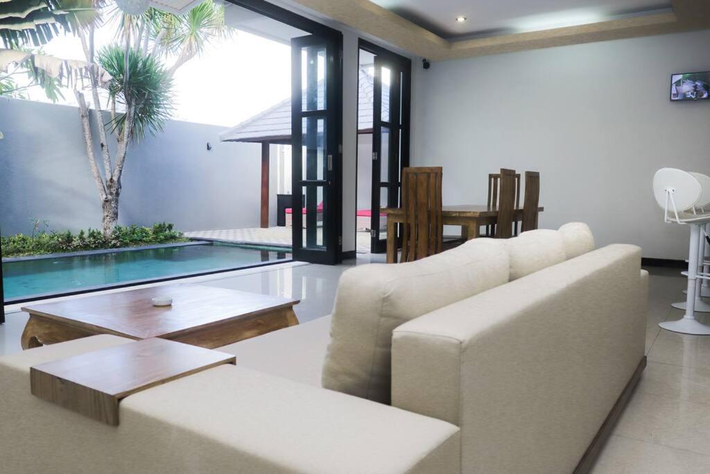 The Lavana Dzawani Villa Berawa Kuta Bali