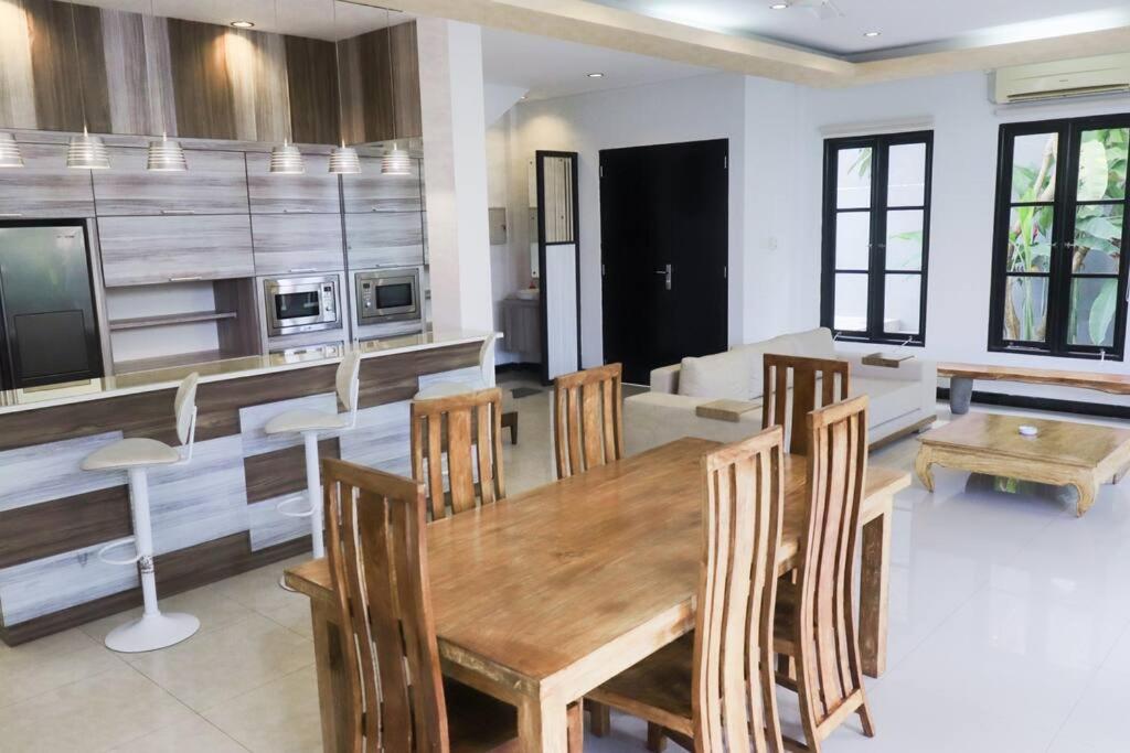 The Lavana Dzawani Villa Berawa Kuta Bali