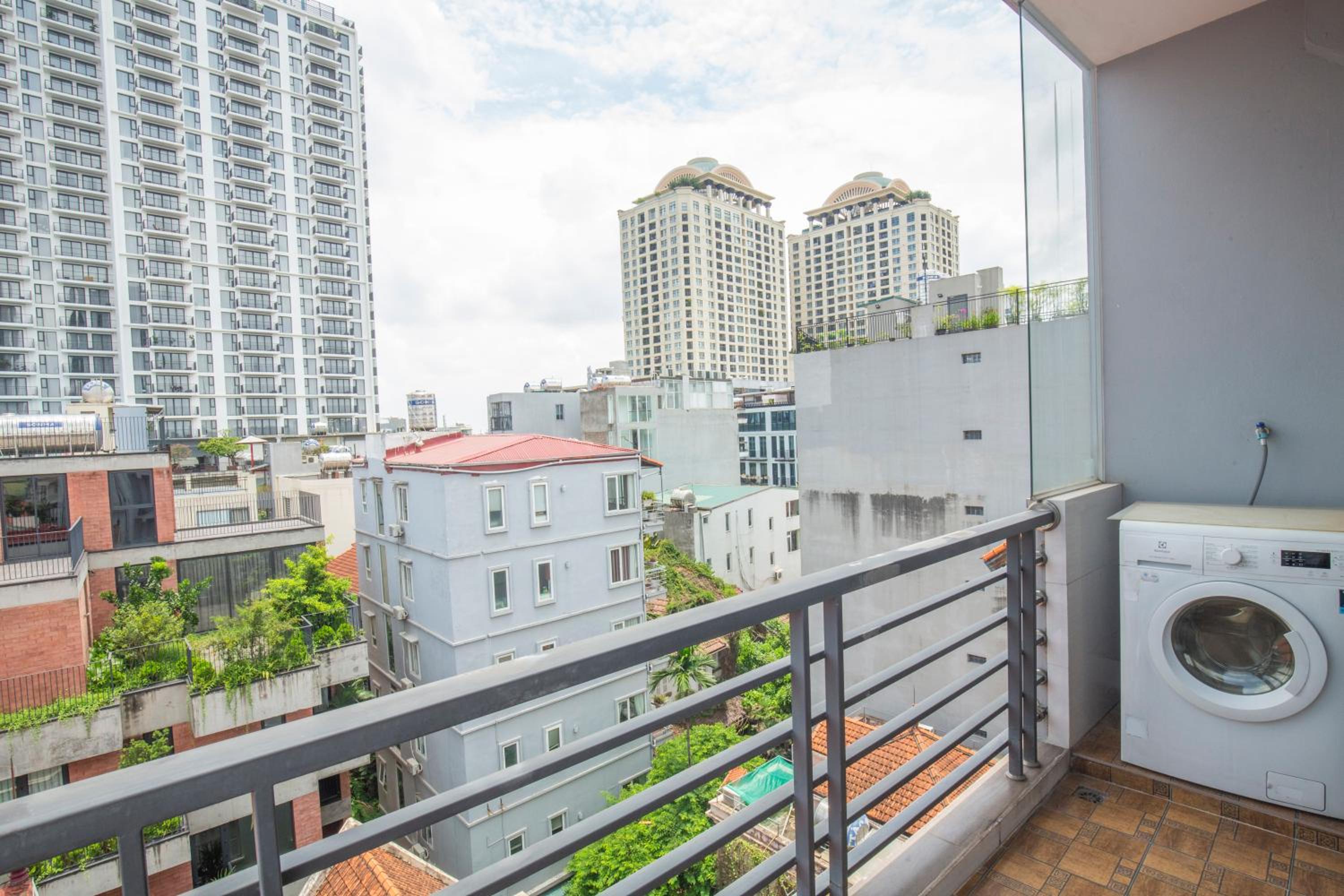 The Valley - Westlake Apartment