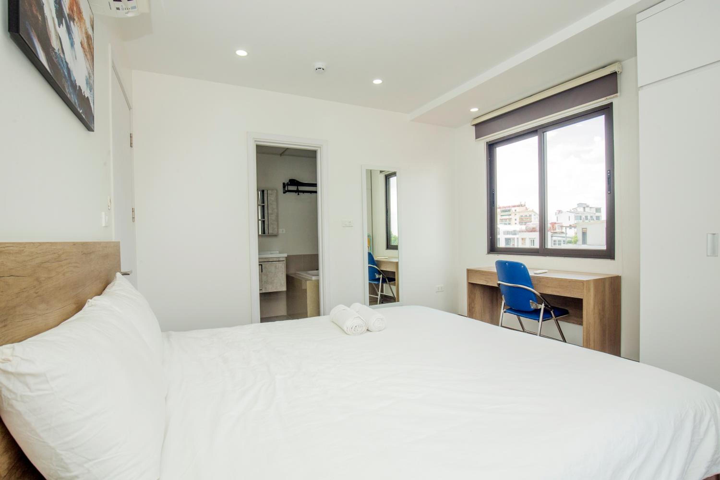 The Valley - Westlake Apartment