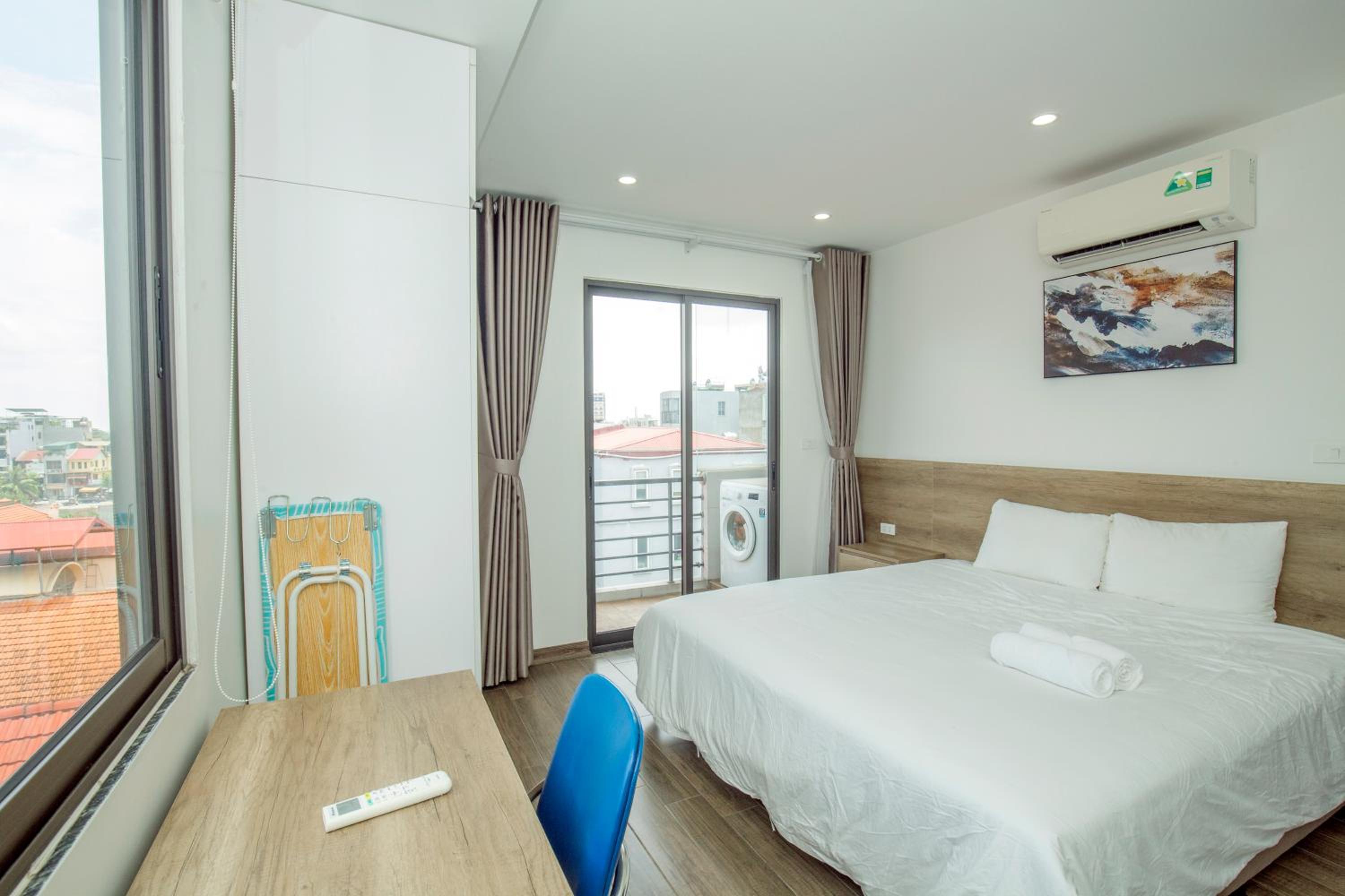 The Valley - Westlake Apartment