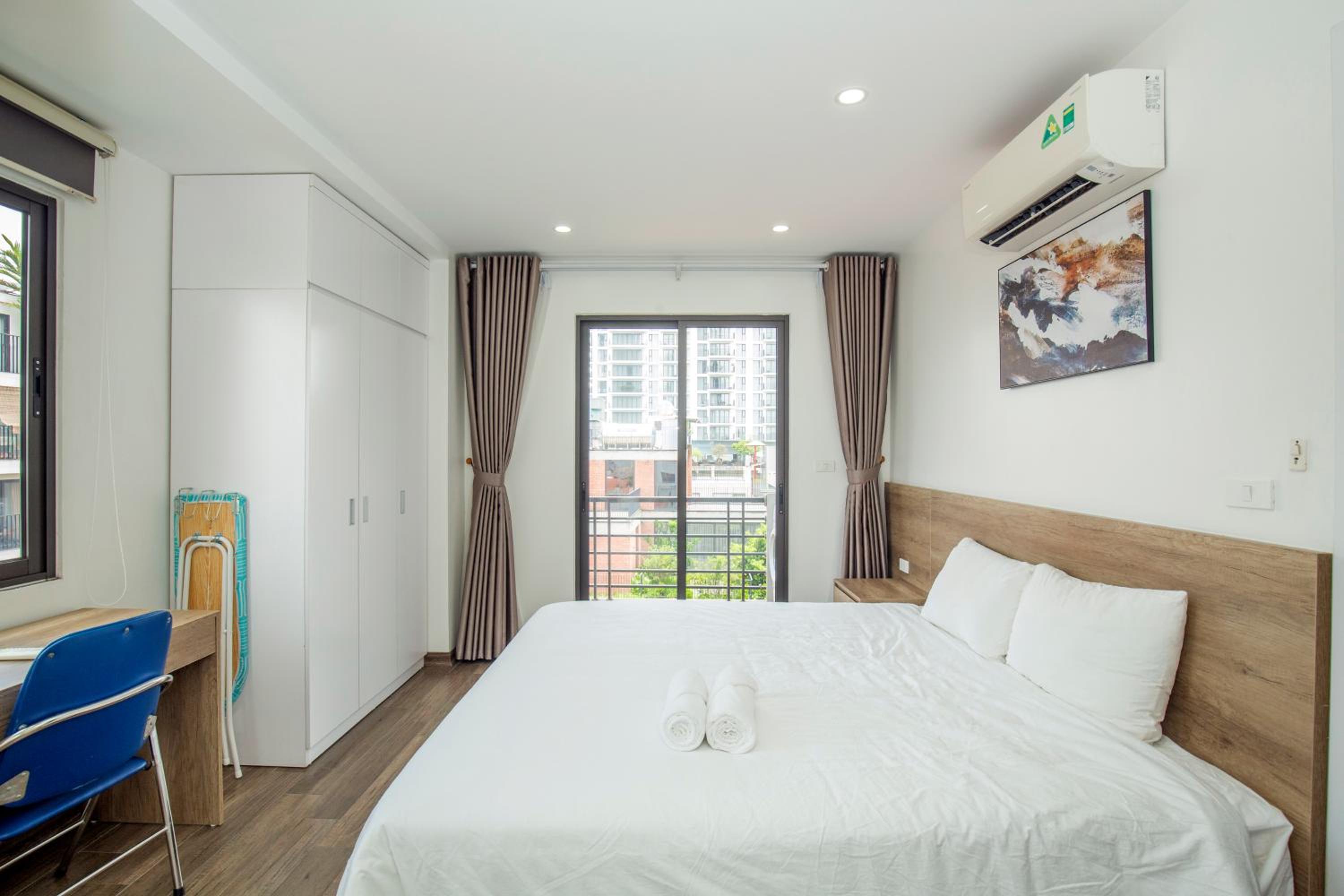 The Valley - Westlake Apartment
