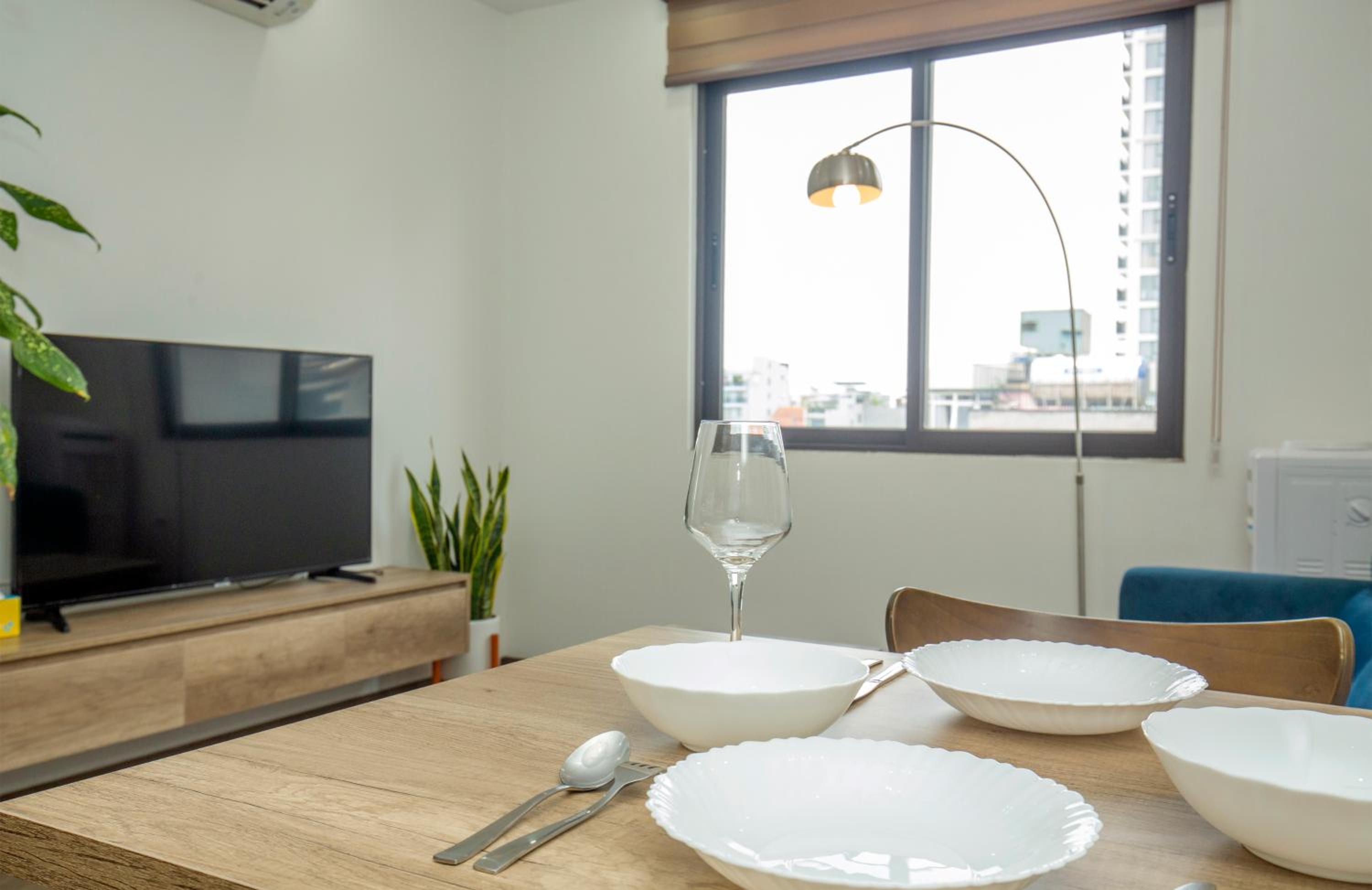 The Valley - Westlake Apartment