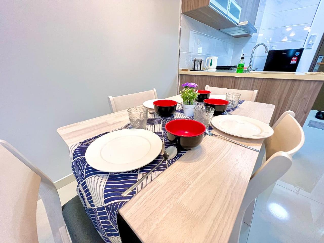 Central Park Tampoi 2 bedroom by Luxecocoo CK