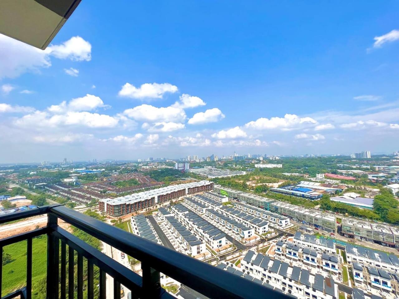 Central Park Tampoi 2 bedroom by Luxecocoo CK