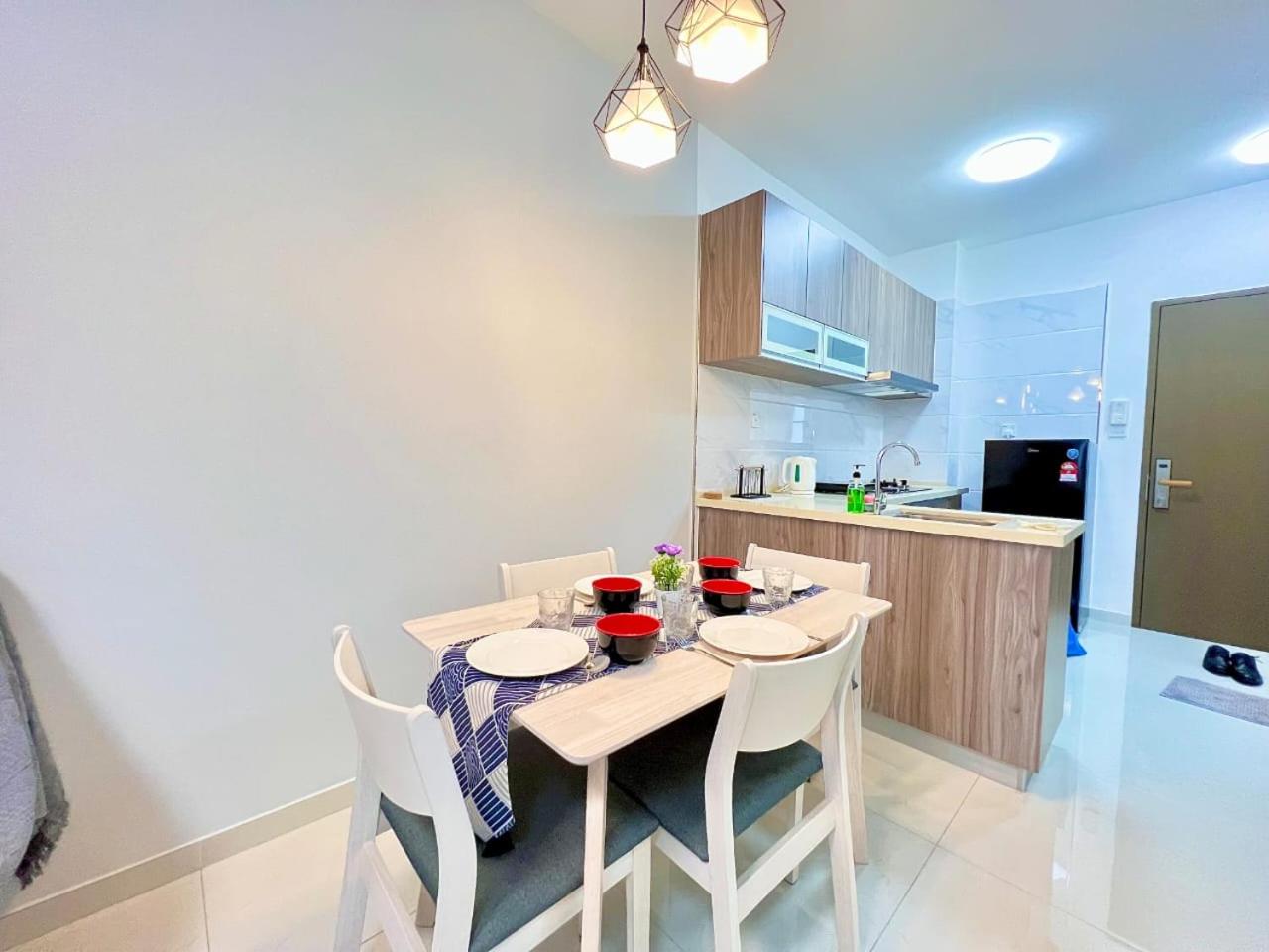 Central Park Tampoi 2 bedroom by Luxecocoo CK