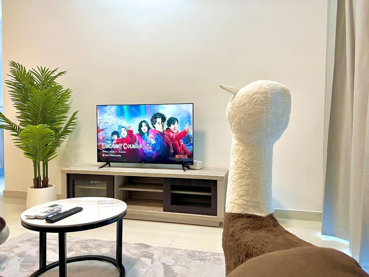 Central Park Tampoi 2 bedroom by Luxecocoo CK