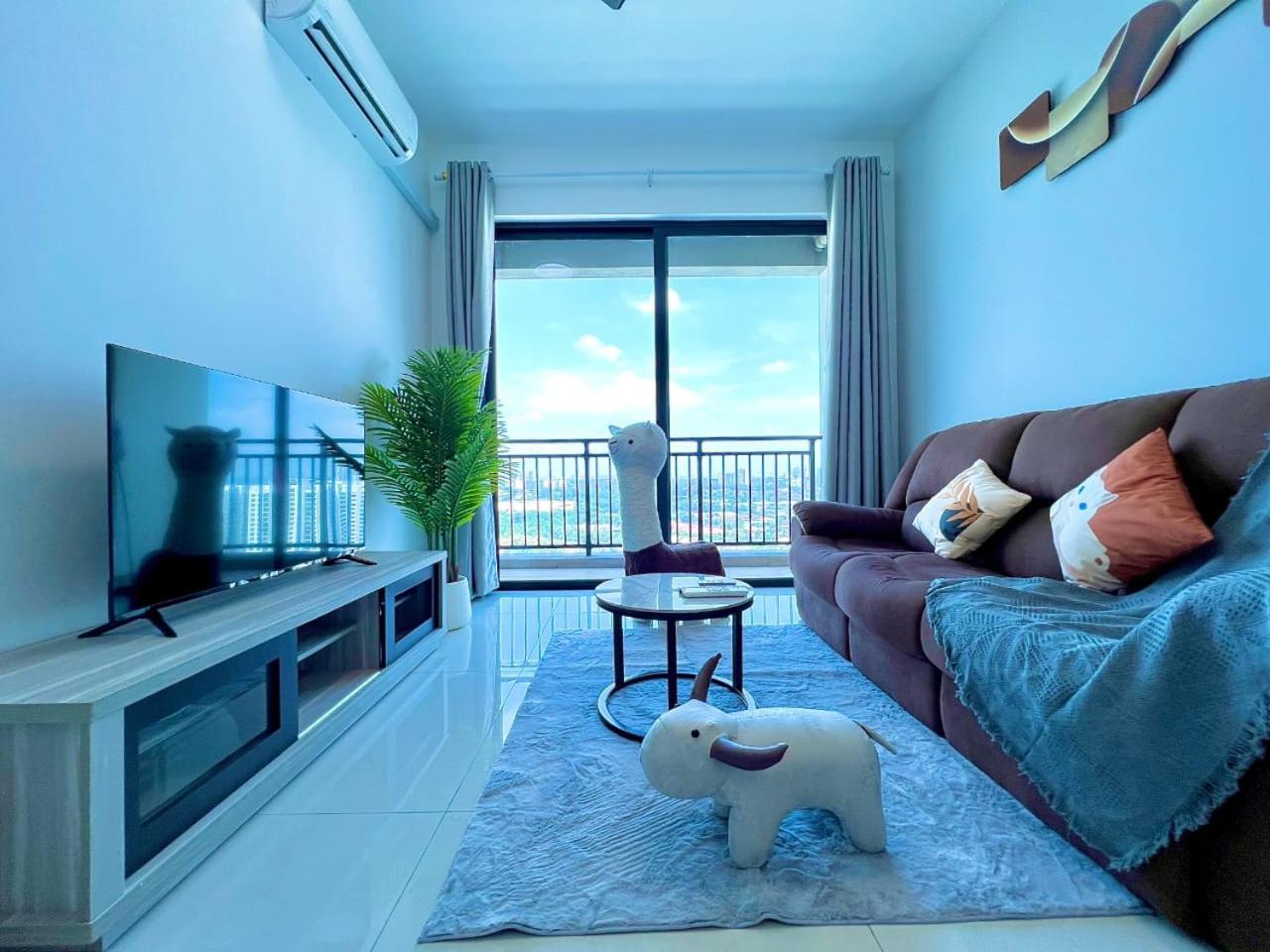 Central Park Tampoi 2 bedroom by Luxecocoo CK