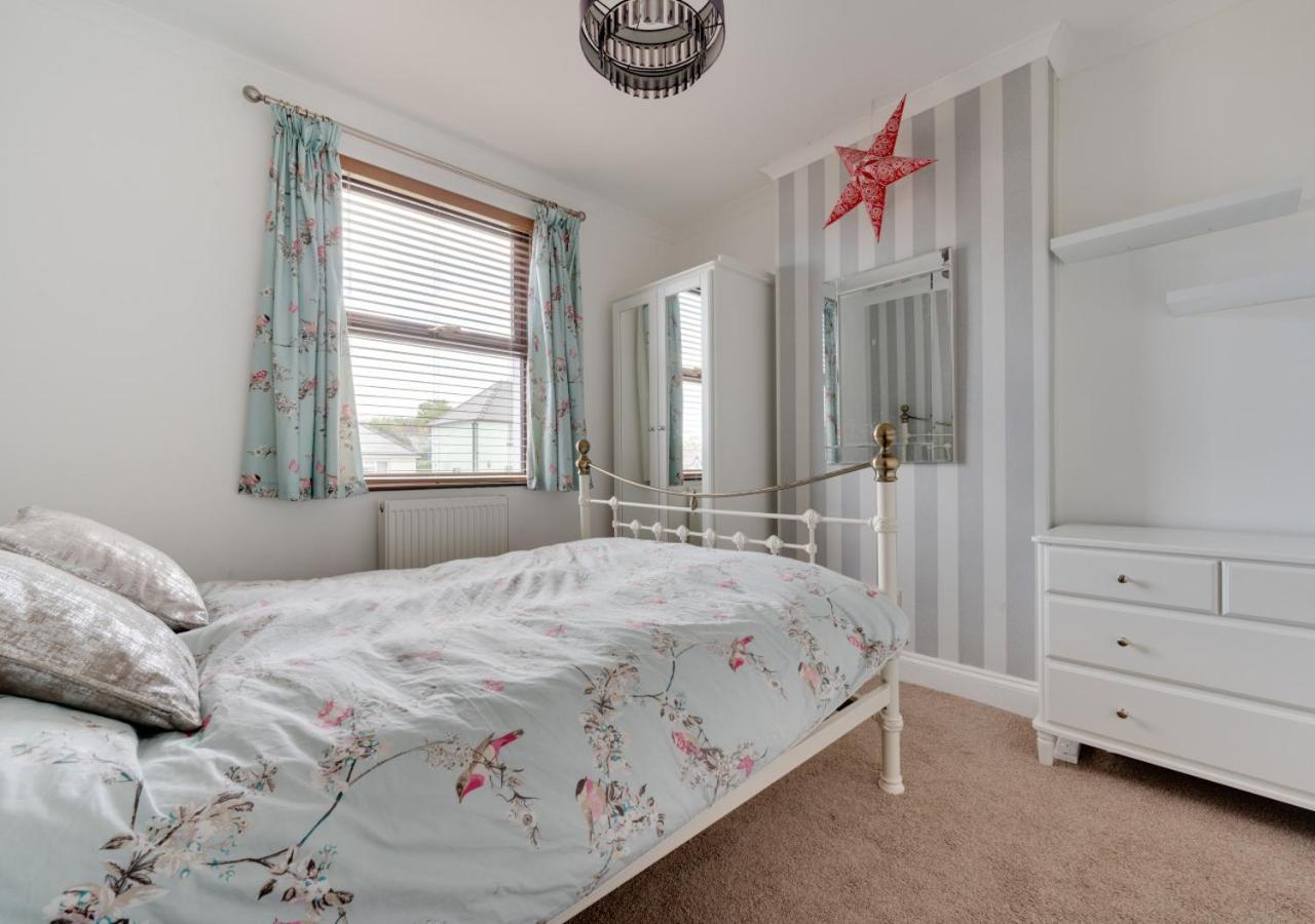 3 Bed in Tenby oc-pw1025 view 5