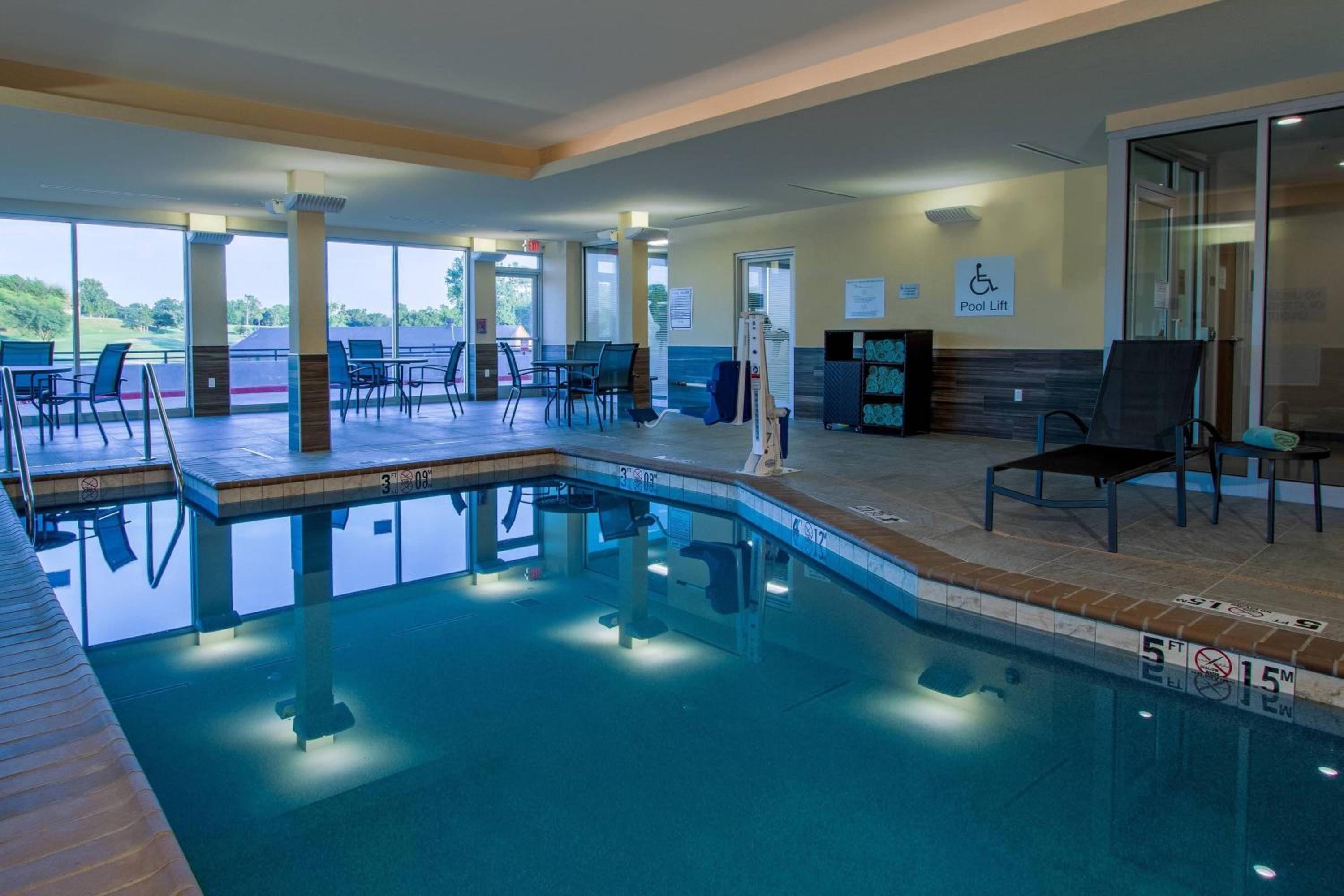 Duncan Vacations - Fairfield Inn  Suites Duncan - Property Image 5