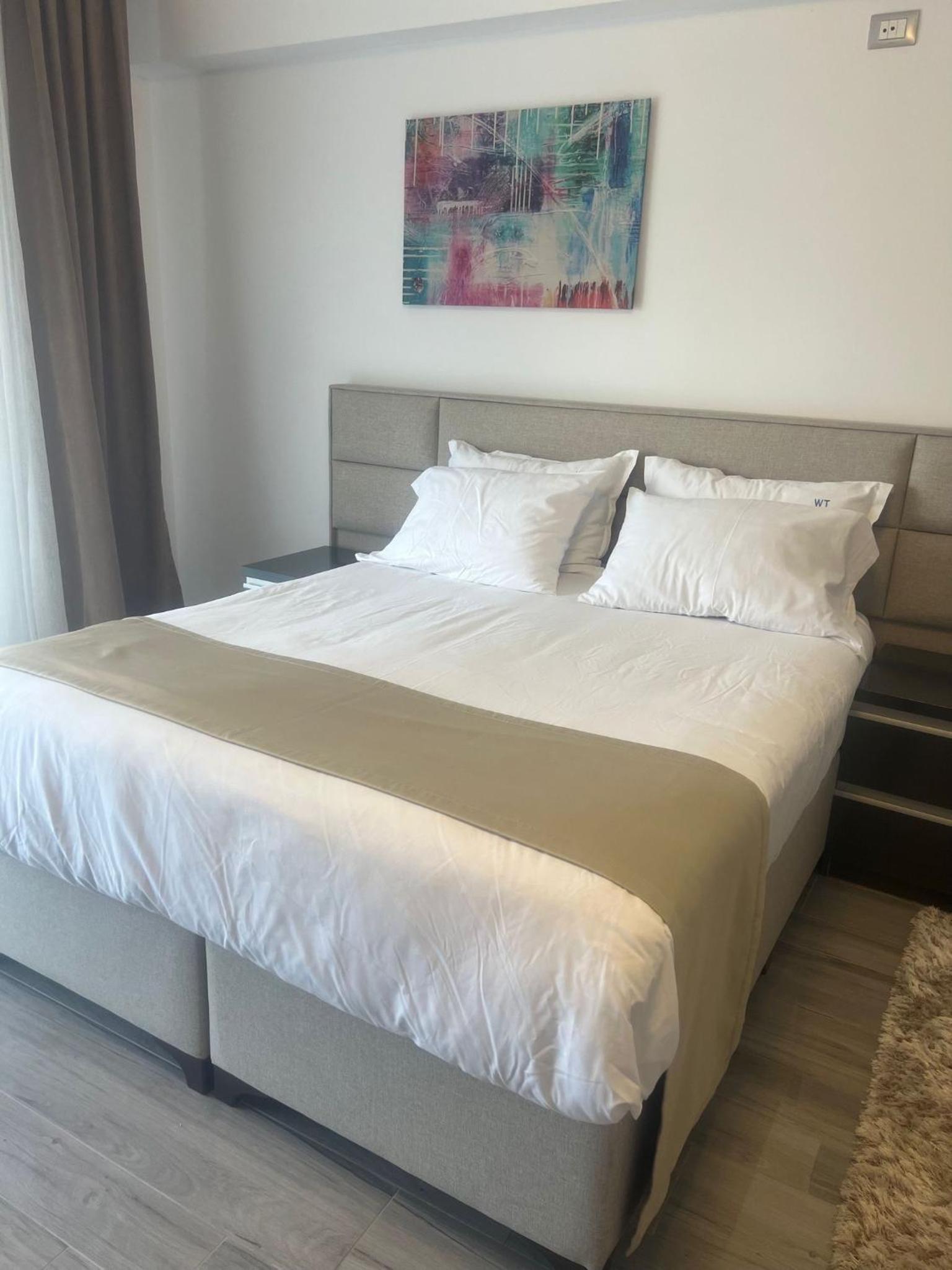 White Tower Studio Mamaia 807