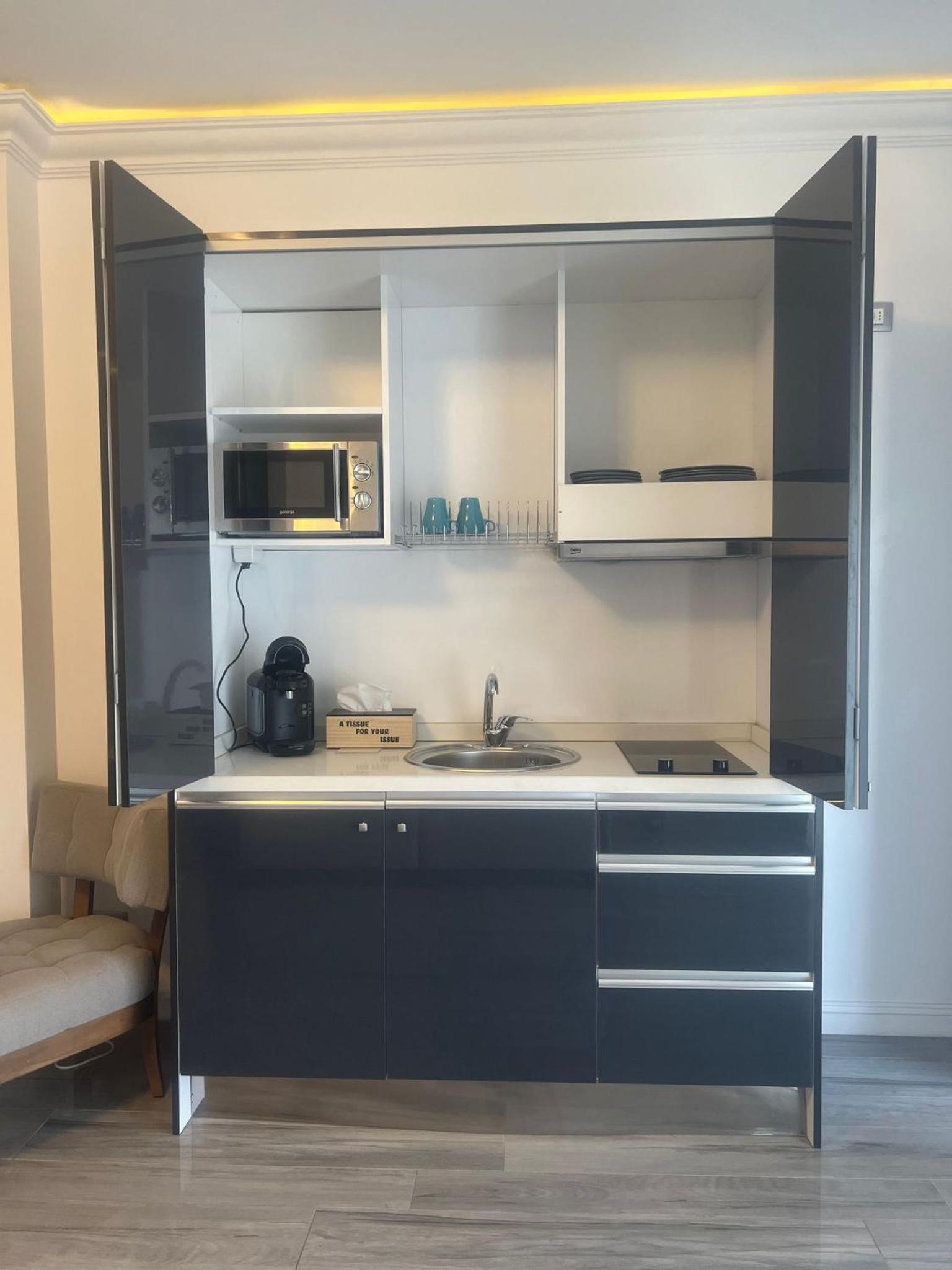 White Tower Studio Mamaia 807