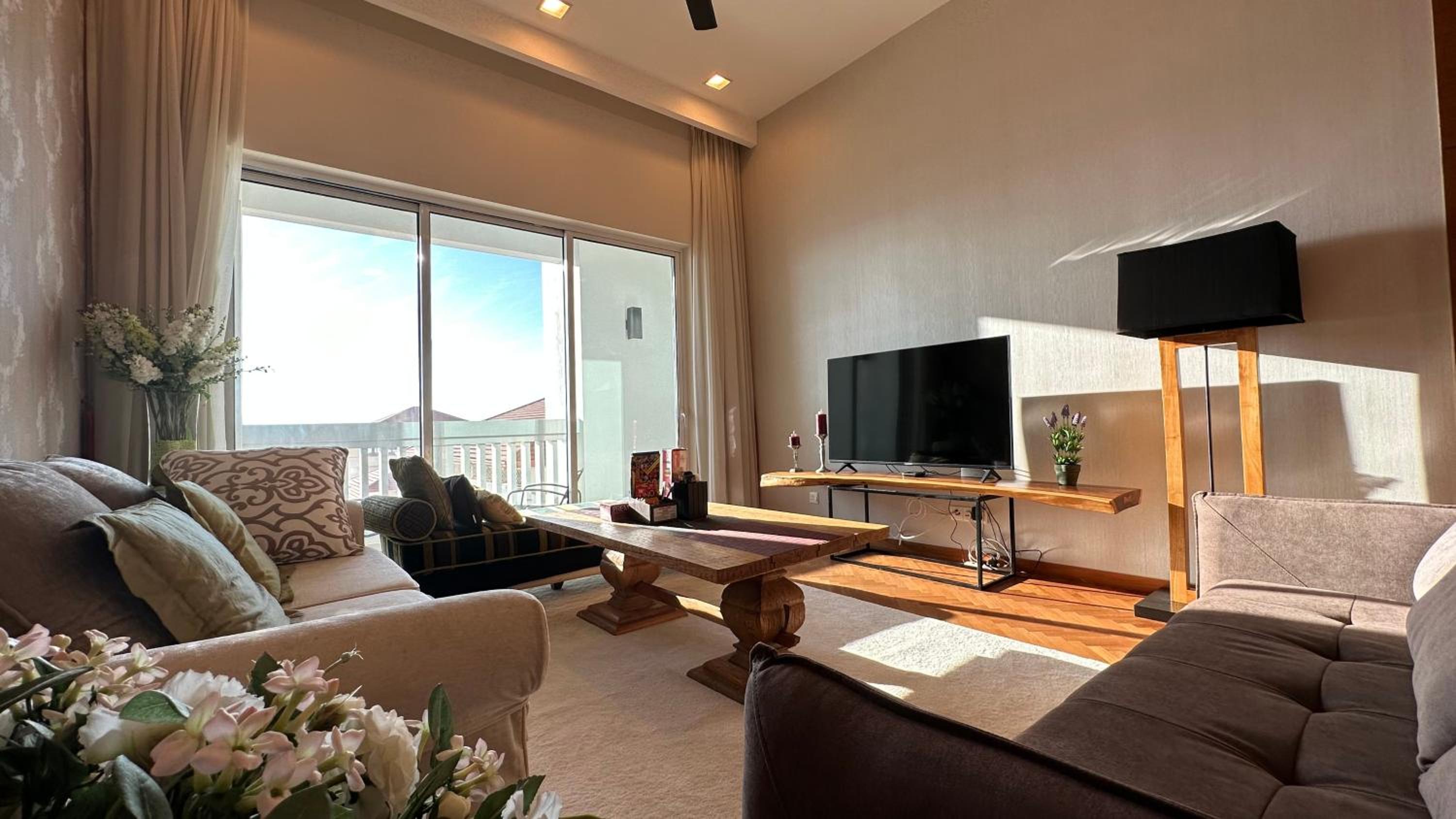 Straits Quay Highest & Spacious Seaview Suite - 2 photo 1