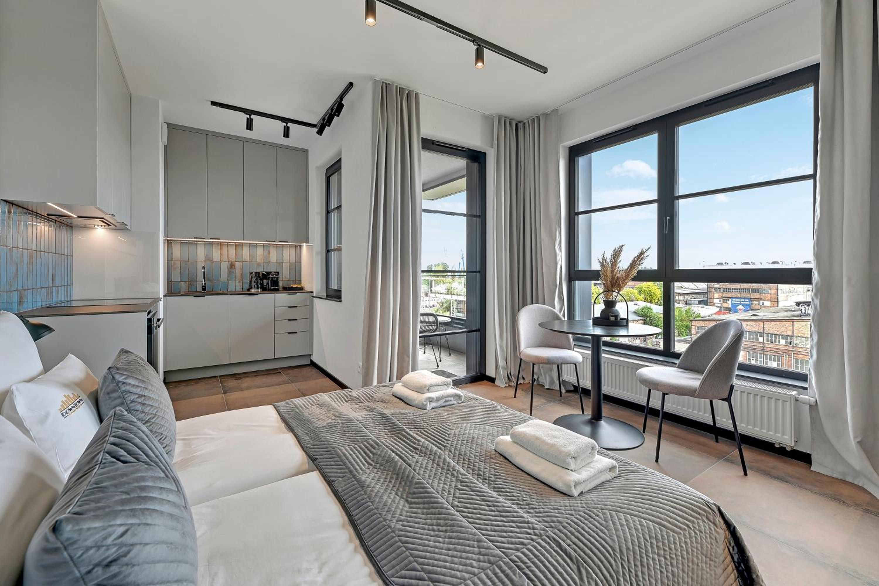 DOKI Living - Foodhall & Parking by Downtown Apartments