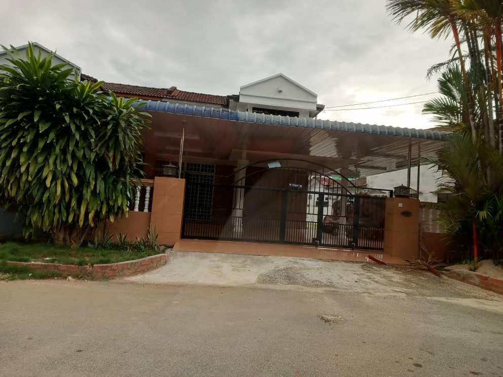 NAURAH HOMESTAY