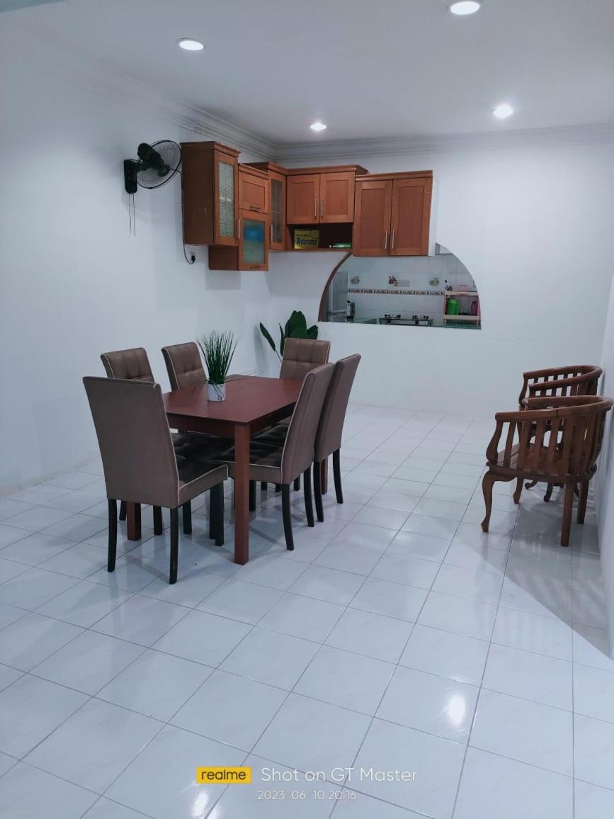 NAURAH HOMESTAY