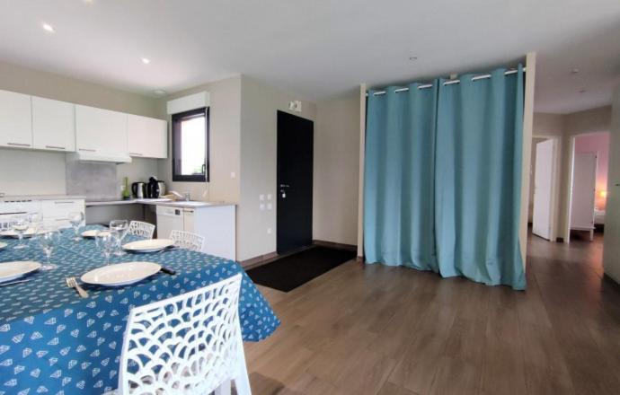 Maison avec Piscine intérieure privée sans vis à vis chauffée toute l année – maison 3 chambres
