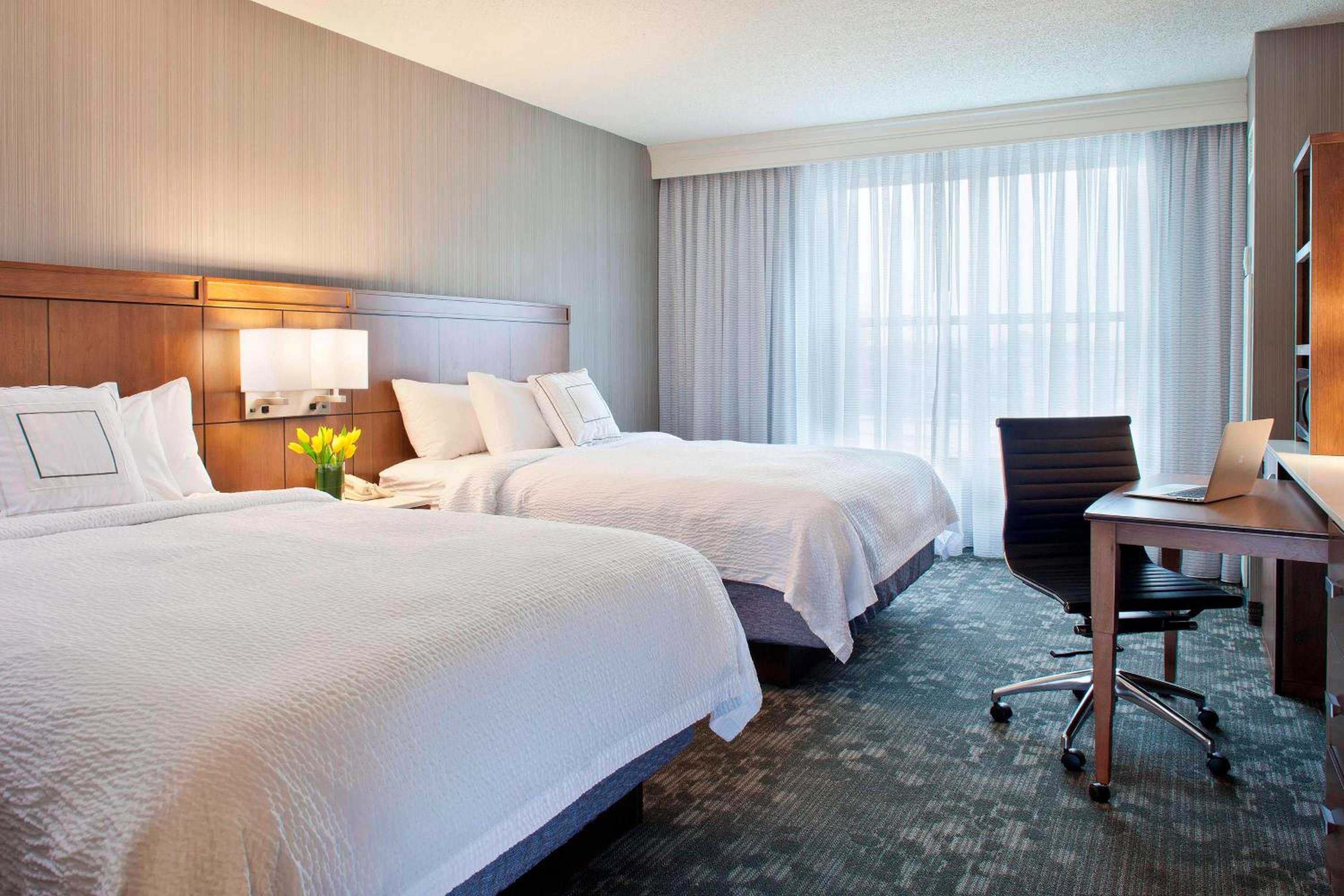 Courtyard by Marriott Pueblo view 4