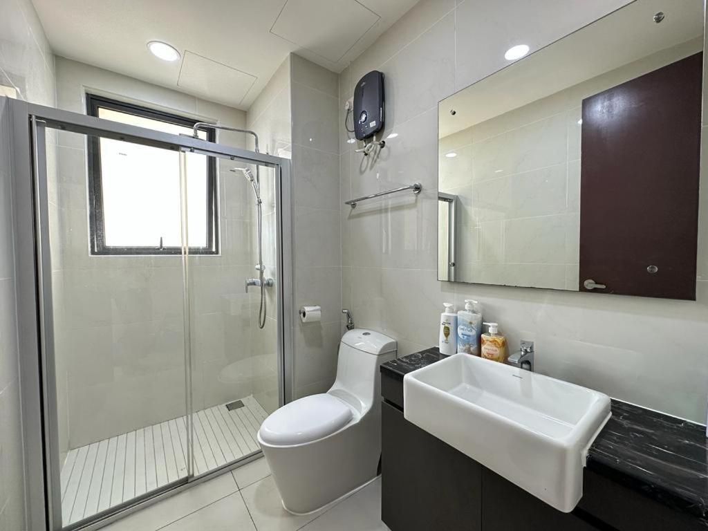 DangaBay 3Bedroom Balcony WiFi Netflix High Floor