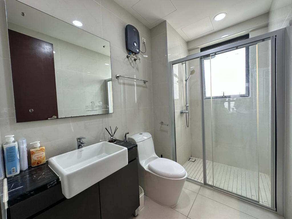 DangaBay 3Bedroom Balcony WiFi Netflix High Floor