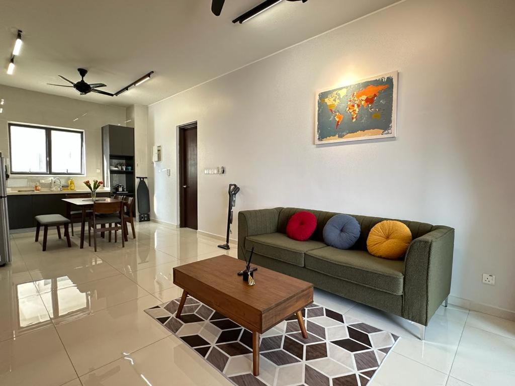 DangaBay 3Bedroom Balcony WiFi Netflix High Floor