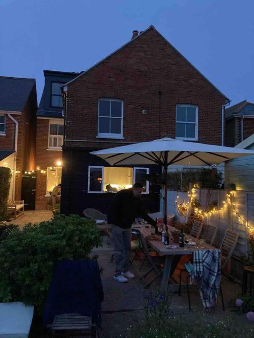 Pretty coastal victorian cottage in Yarmouth IOW view 2