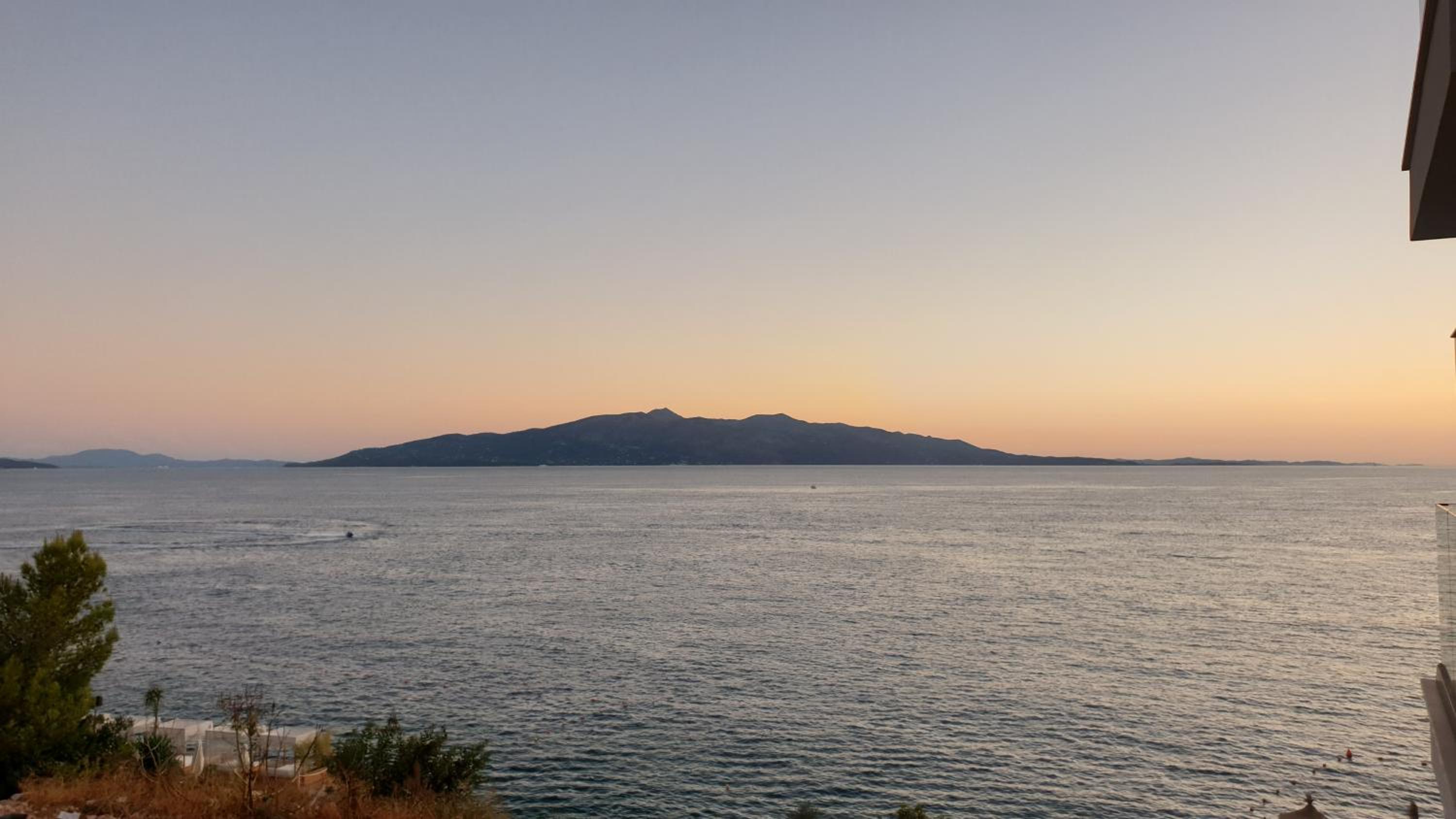 2F Saranda Apartment