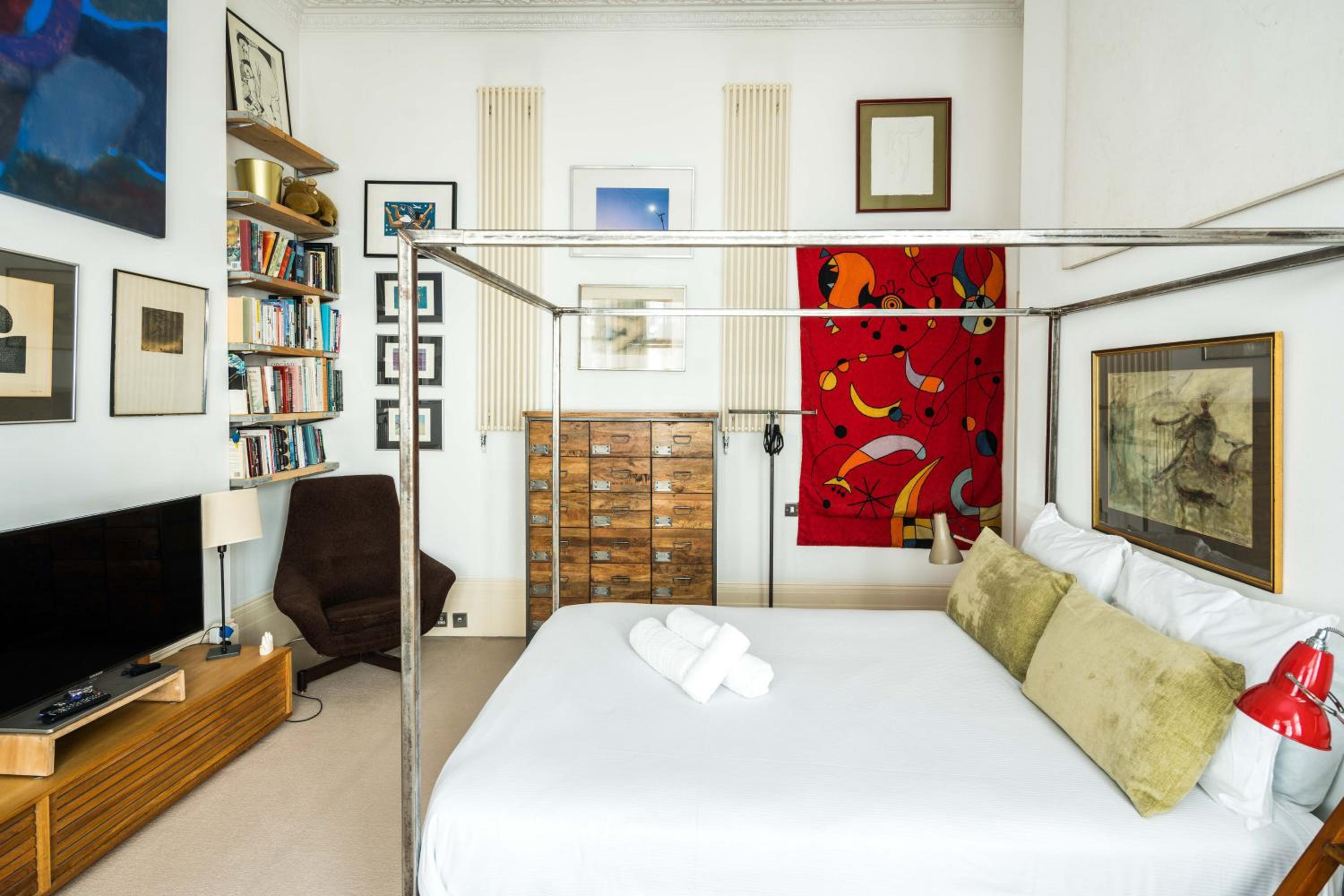 Sleek Simple & Peaceful 1BD Flat Kensington